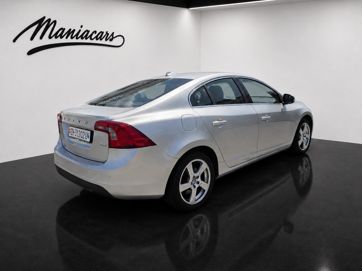 VOLVO S60 D3 Momentum Geartronic-image-4
