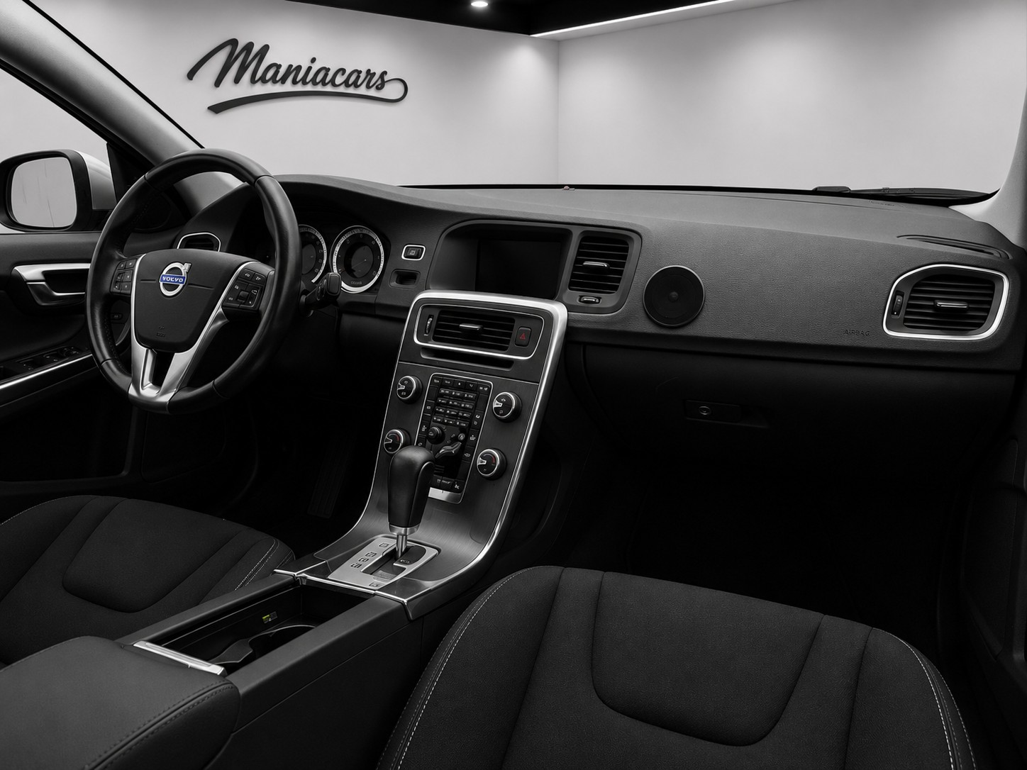 VOLVO S60 D3 Momentum Geartronic-image-6
