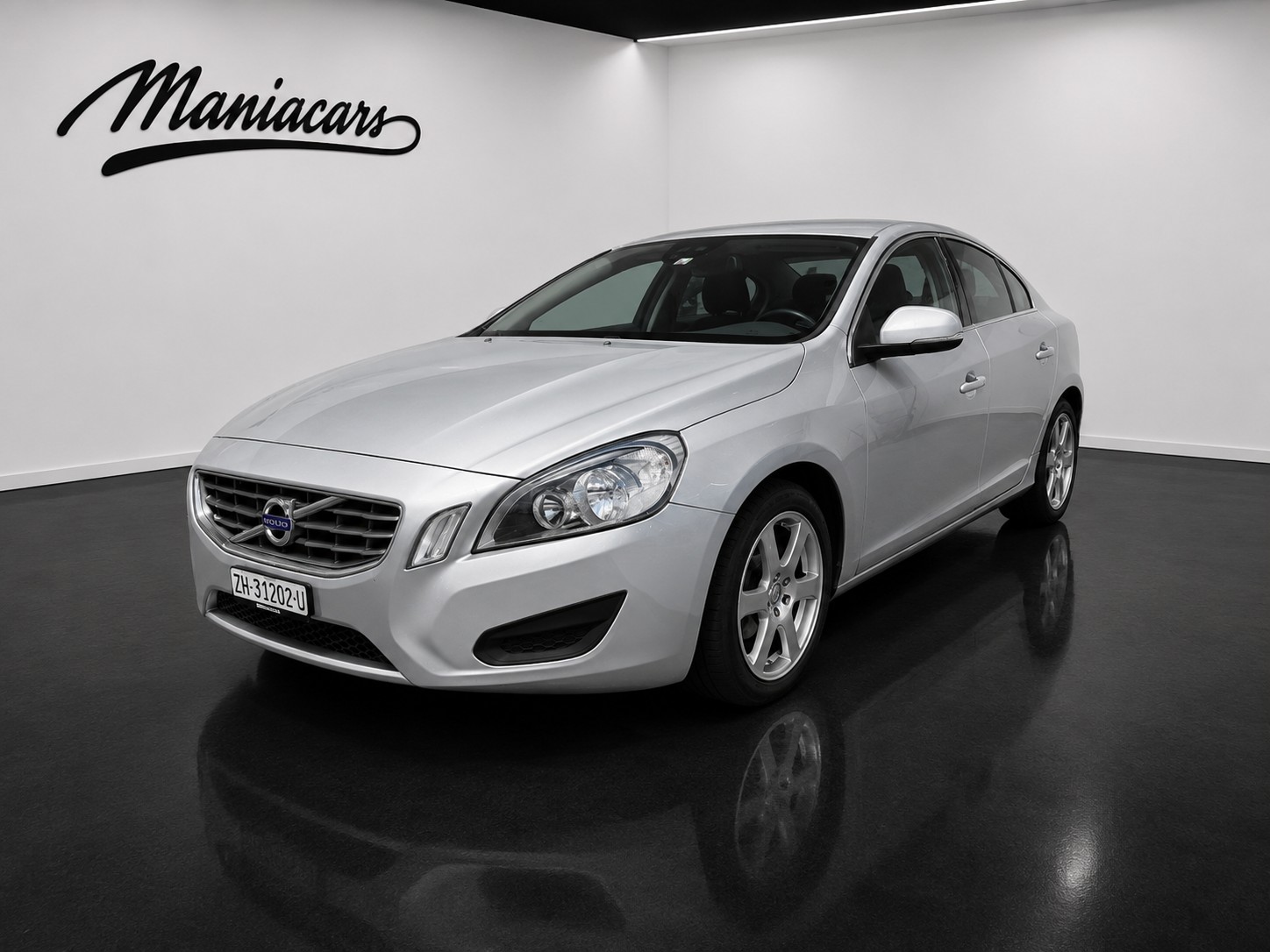 VOLVO S60 D3 Momentum Geartronic-image-1