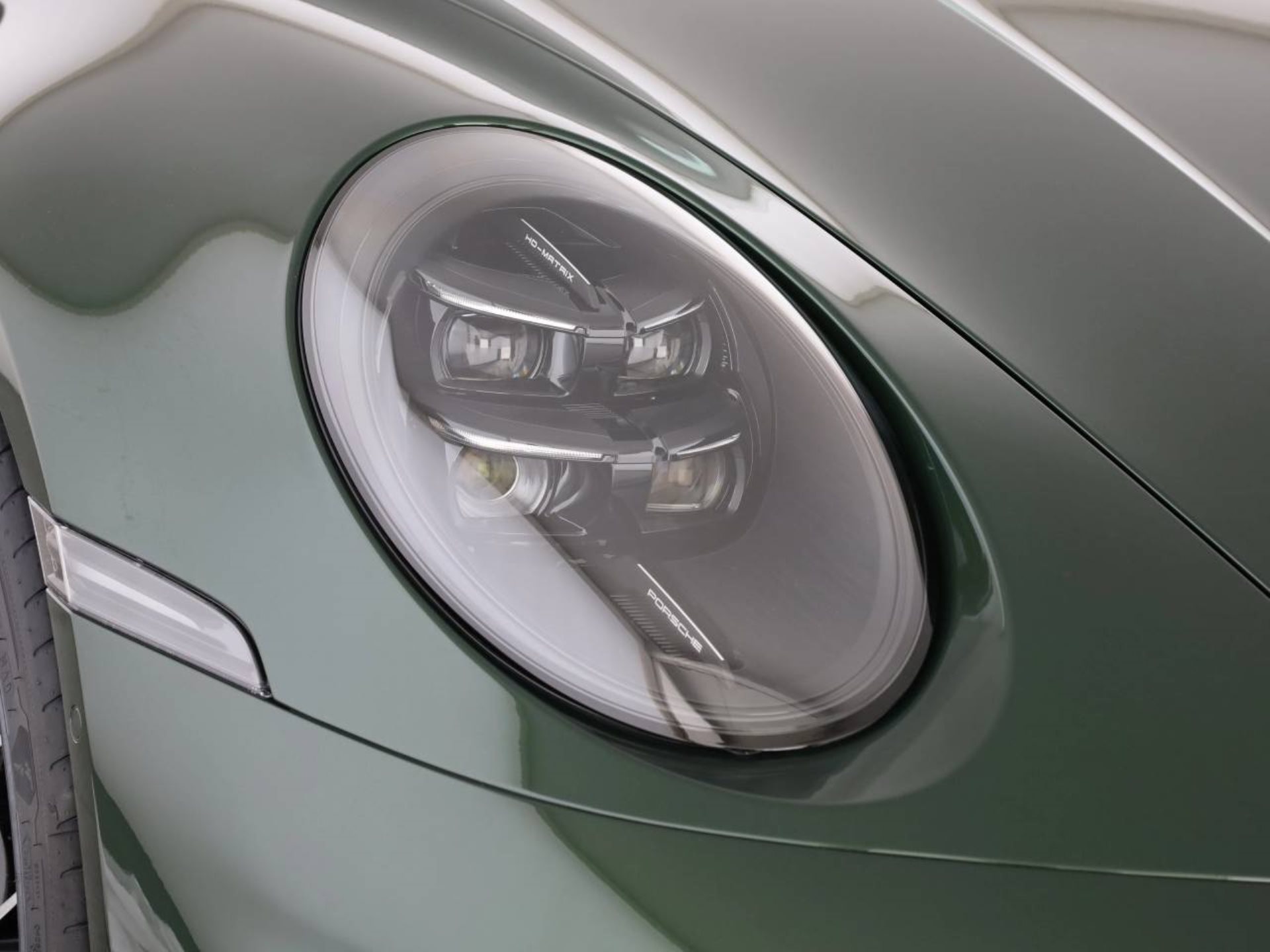 PORSCHE 911 Carrera 4S Cabriolet-image-8