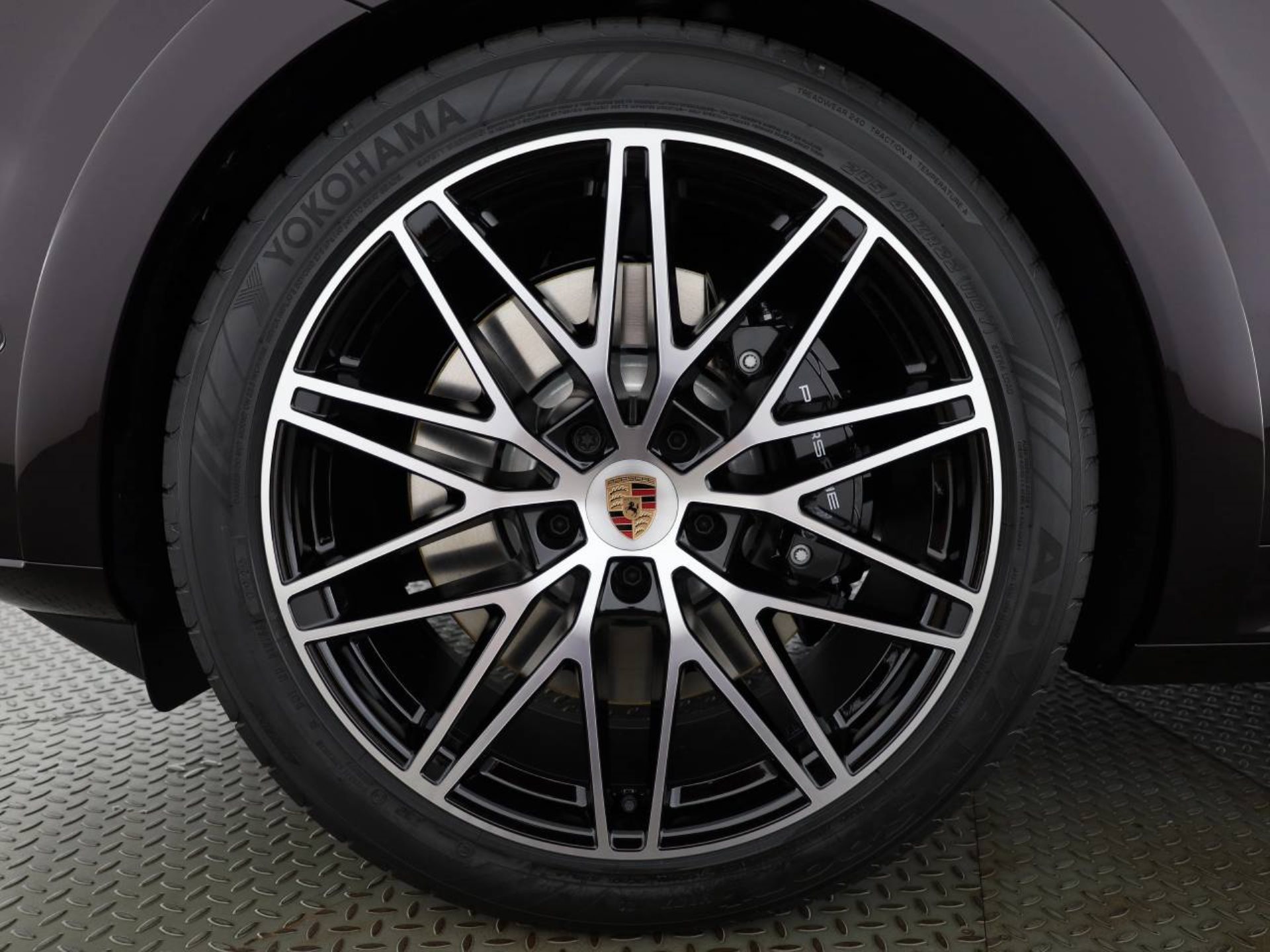 PORSCHE Cayenne GTS Coupé-showroom-element-2