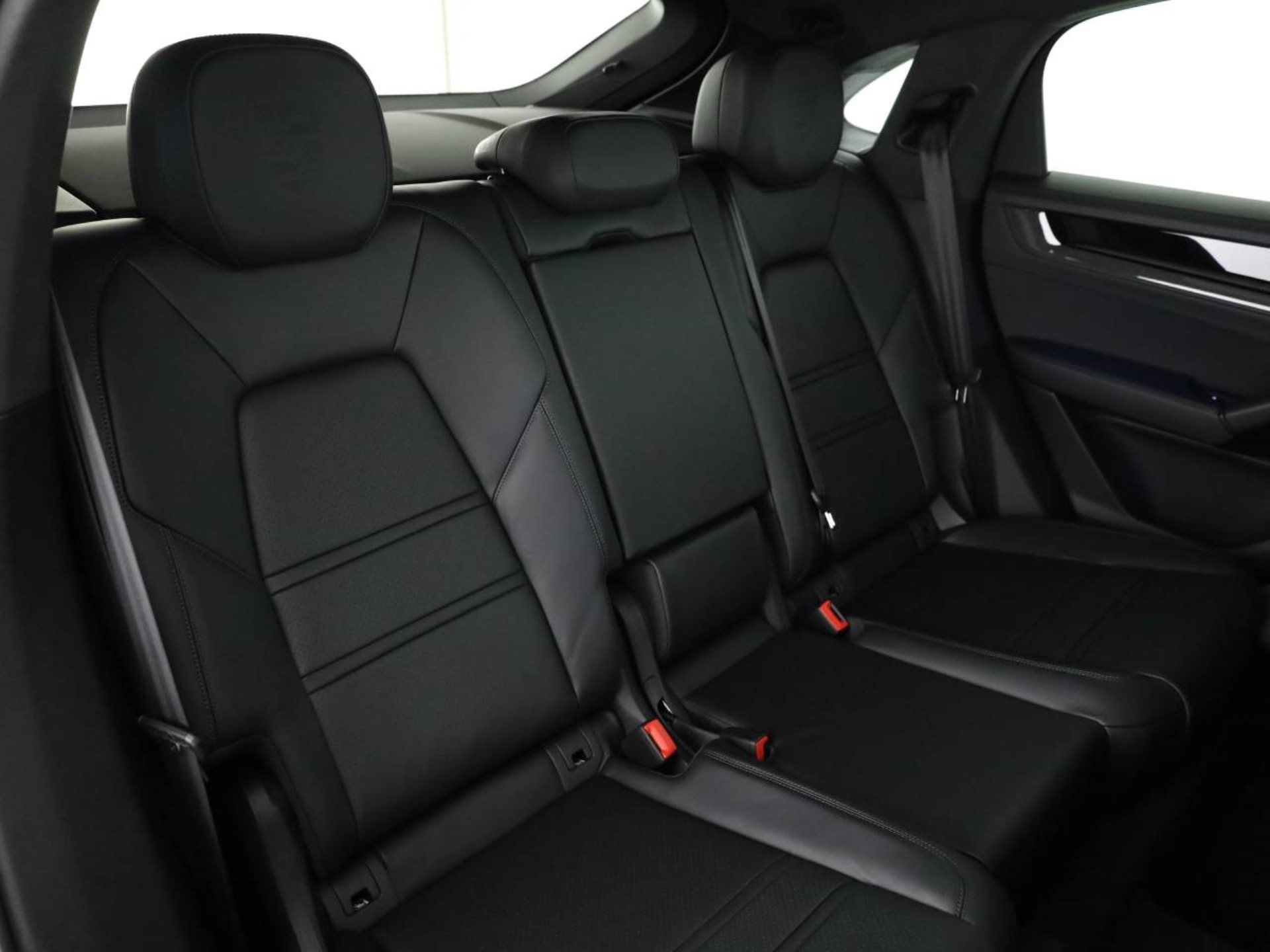 PORSCHE Cayenne GTS Coupé-image-17