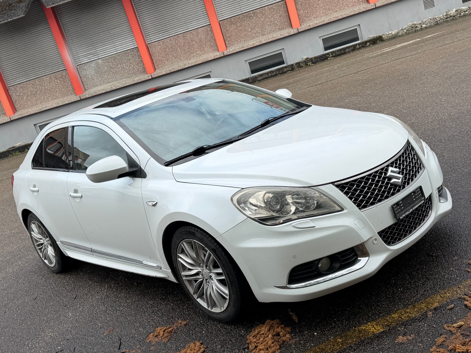 SUZUKI Kizashi 2.4 Sergio Cellano 4WD CVT