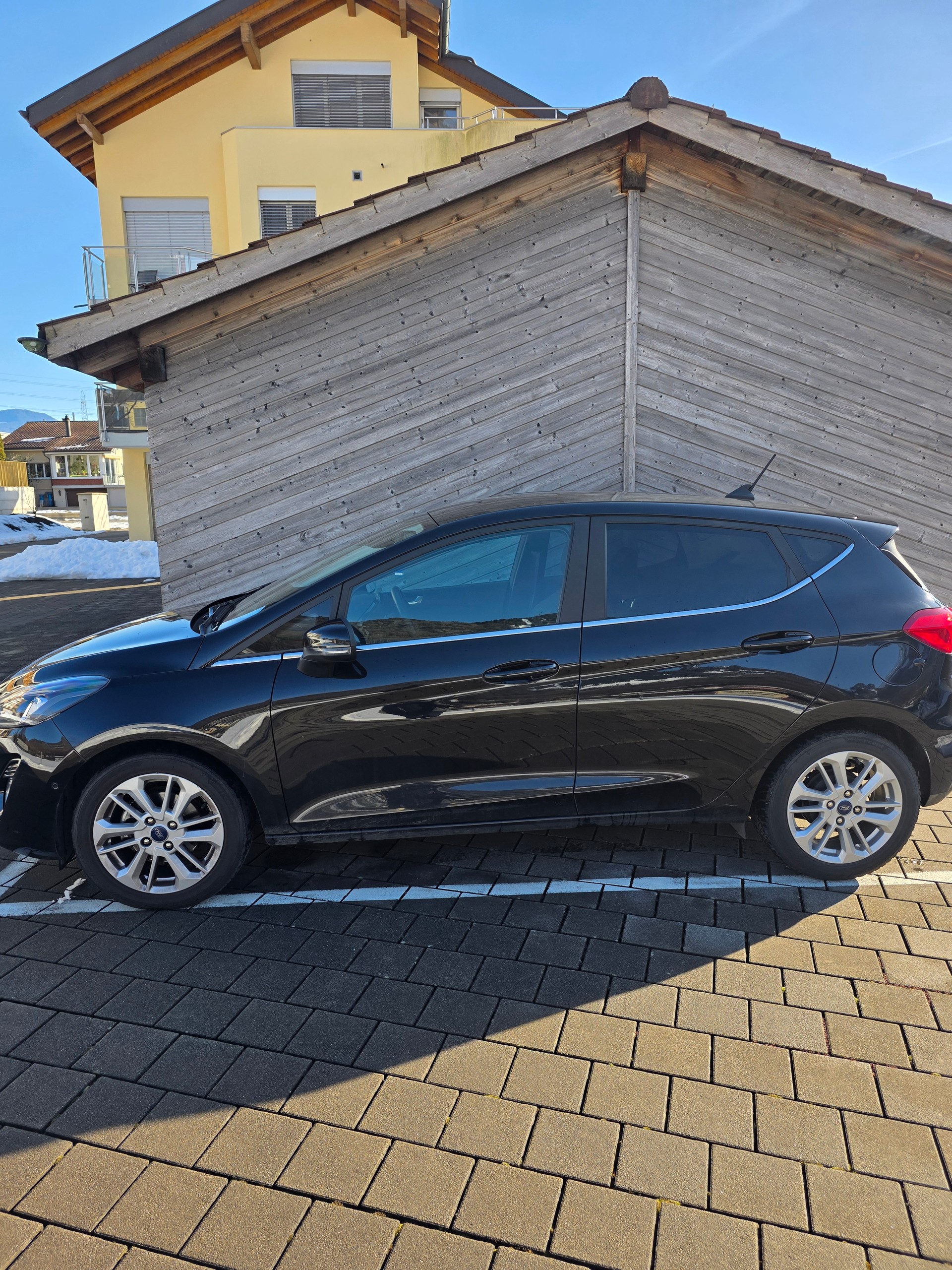 FORD 1.0 EcoB 100 Titanium-image-0