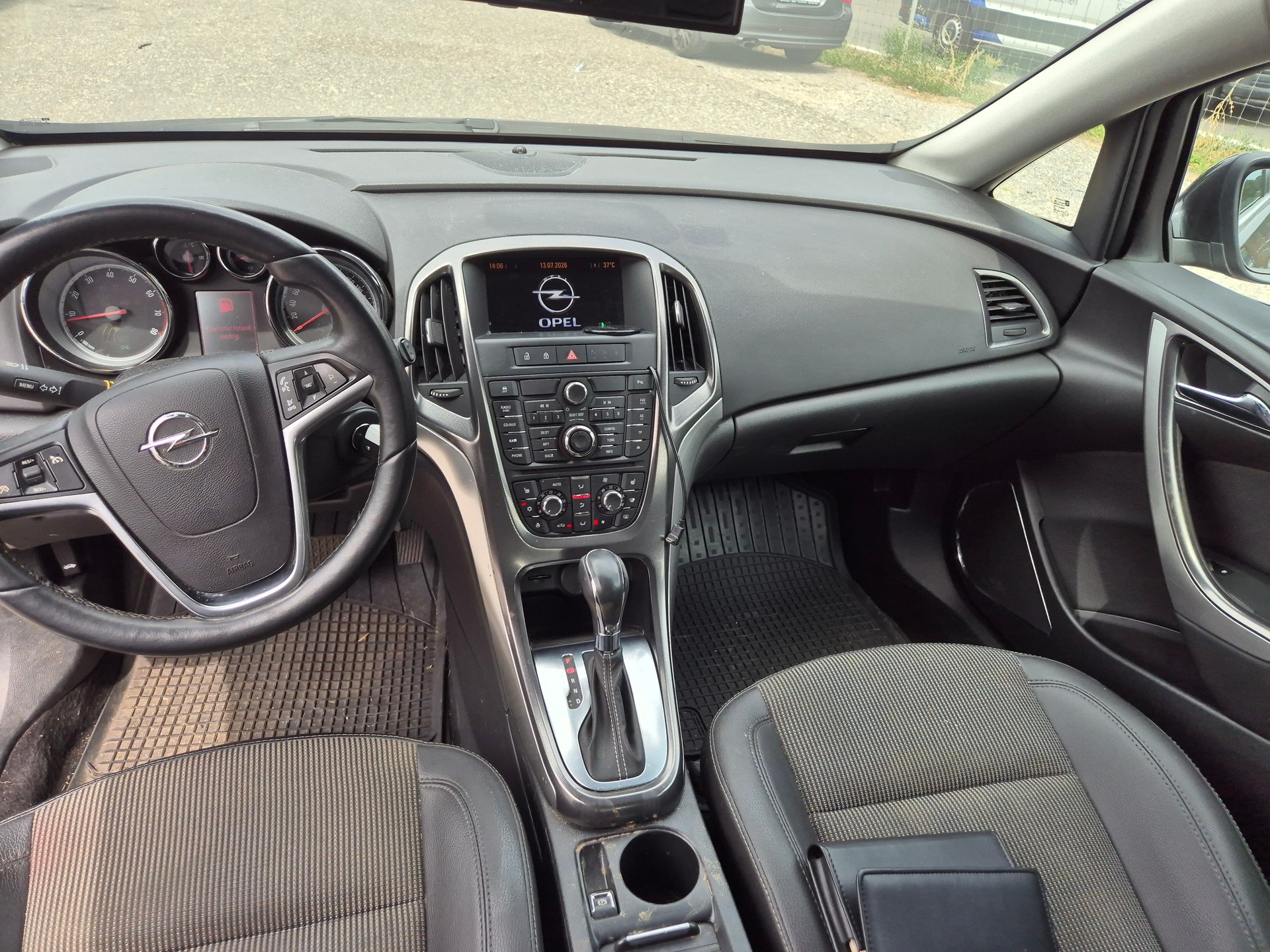 OPEL Astra 1.4i 16V Turbo Sport Automatic-image-9