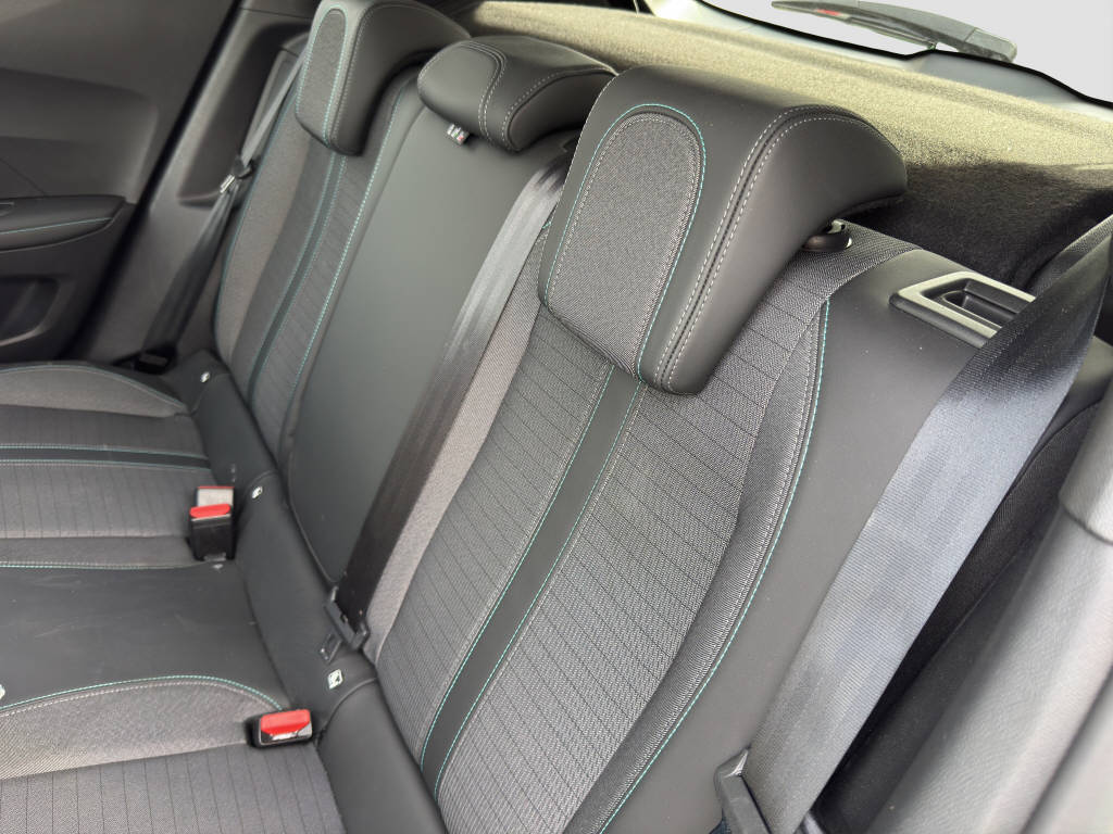 PEUGEOT 2008 e-Allure Pack-image-10