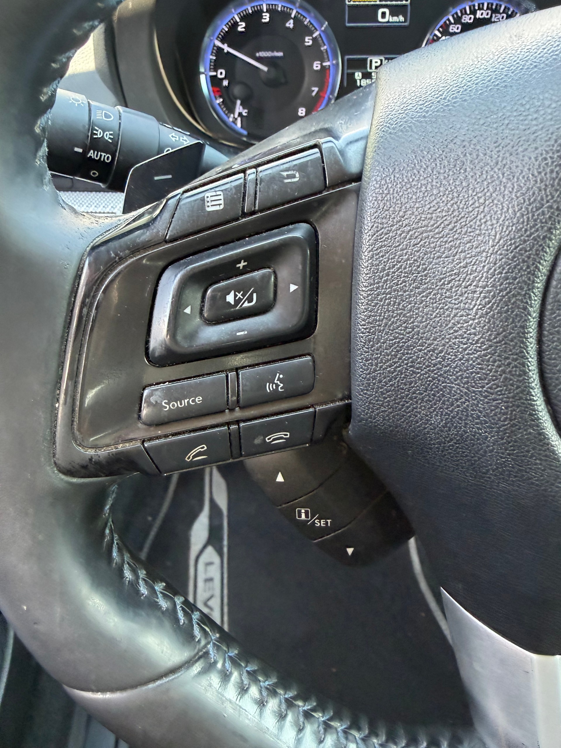 SUBARU Levorg 1.6DIT Luxury S AWD Lineartronic-image-14