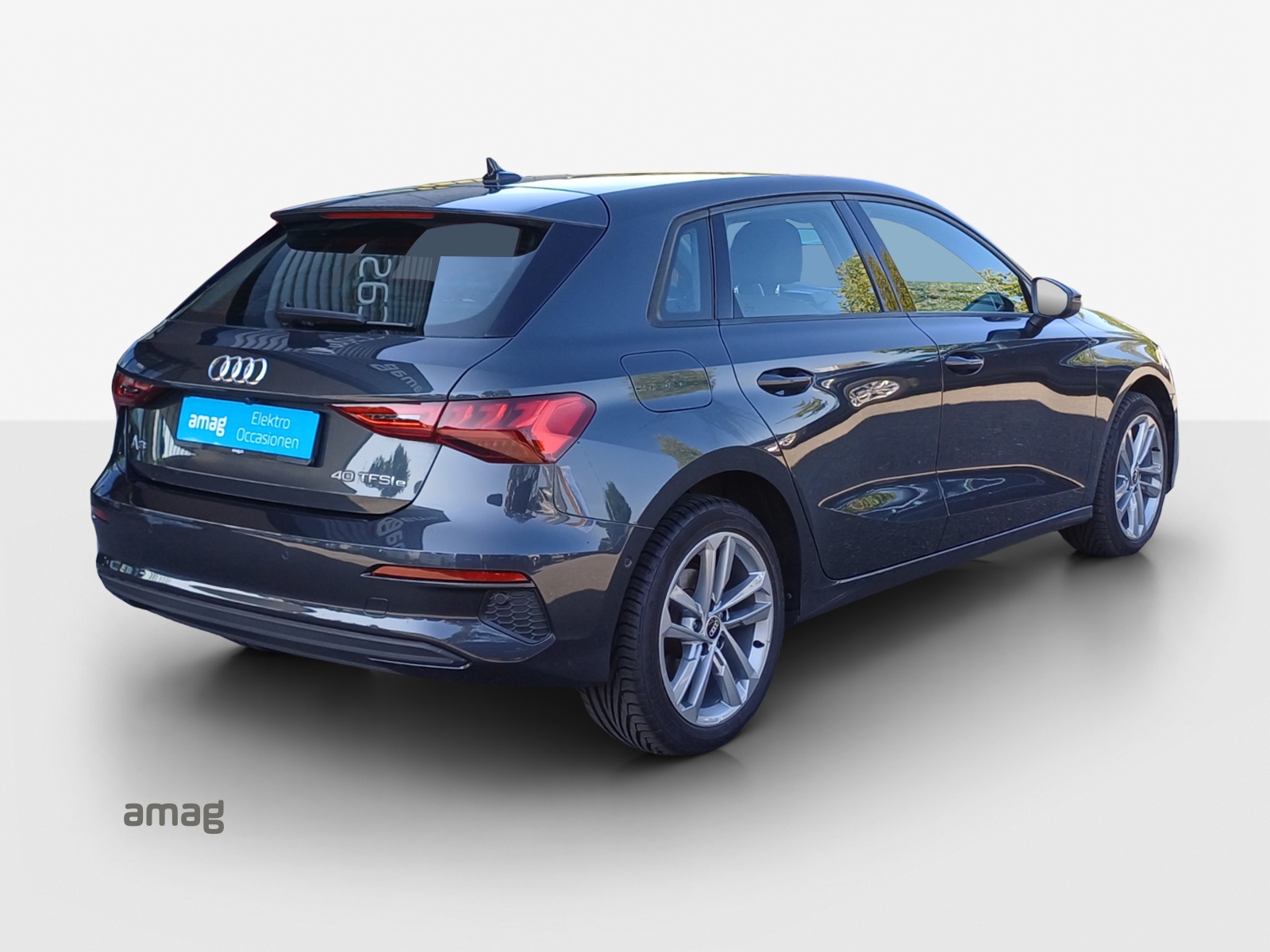 AUDI A3 Sportback 40 TFSI e Attraction S-tronic-image-5