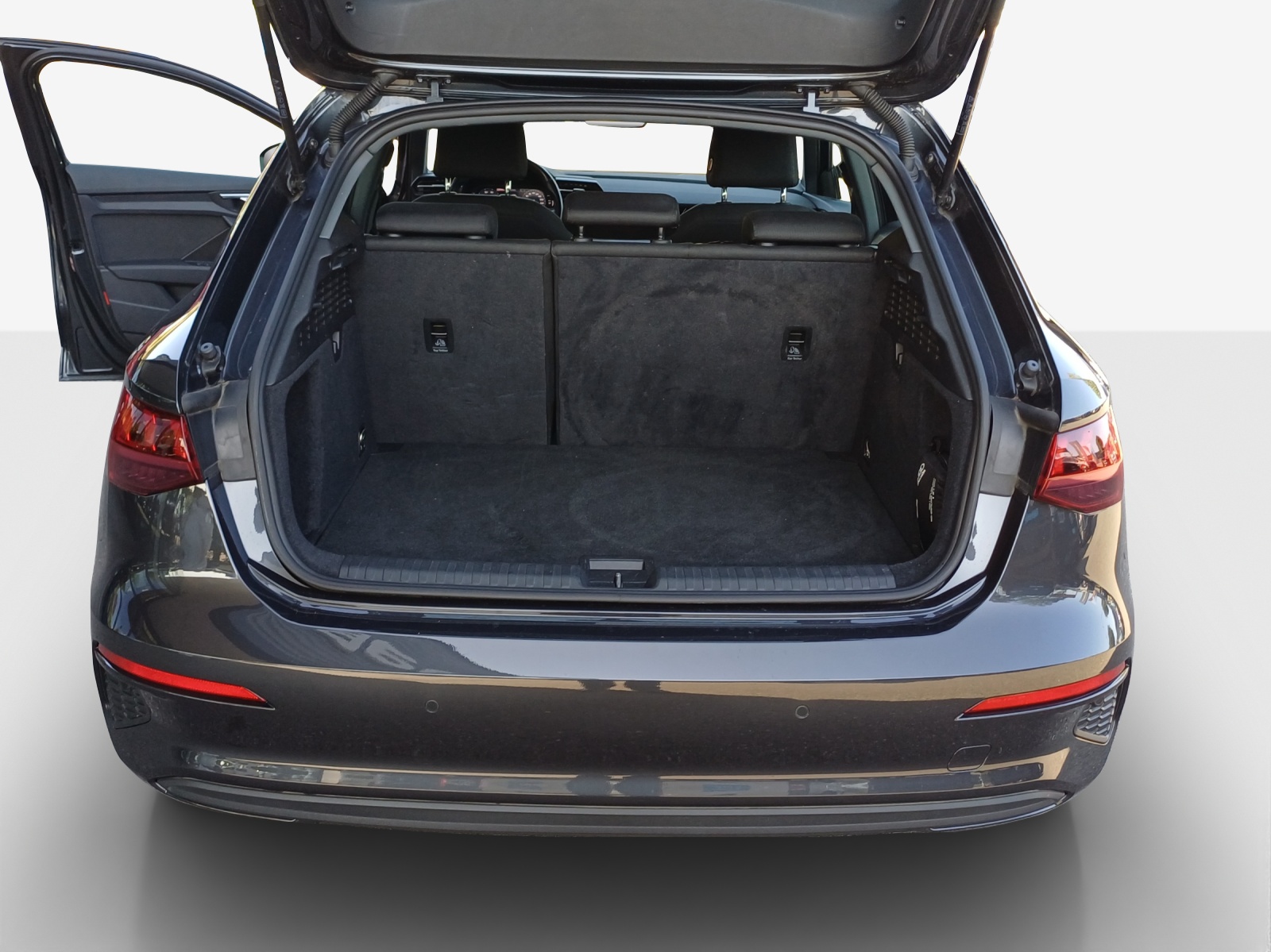 AUDI A3 Sportback 40 TFSI e Attraction S-tronic-image-13