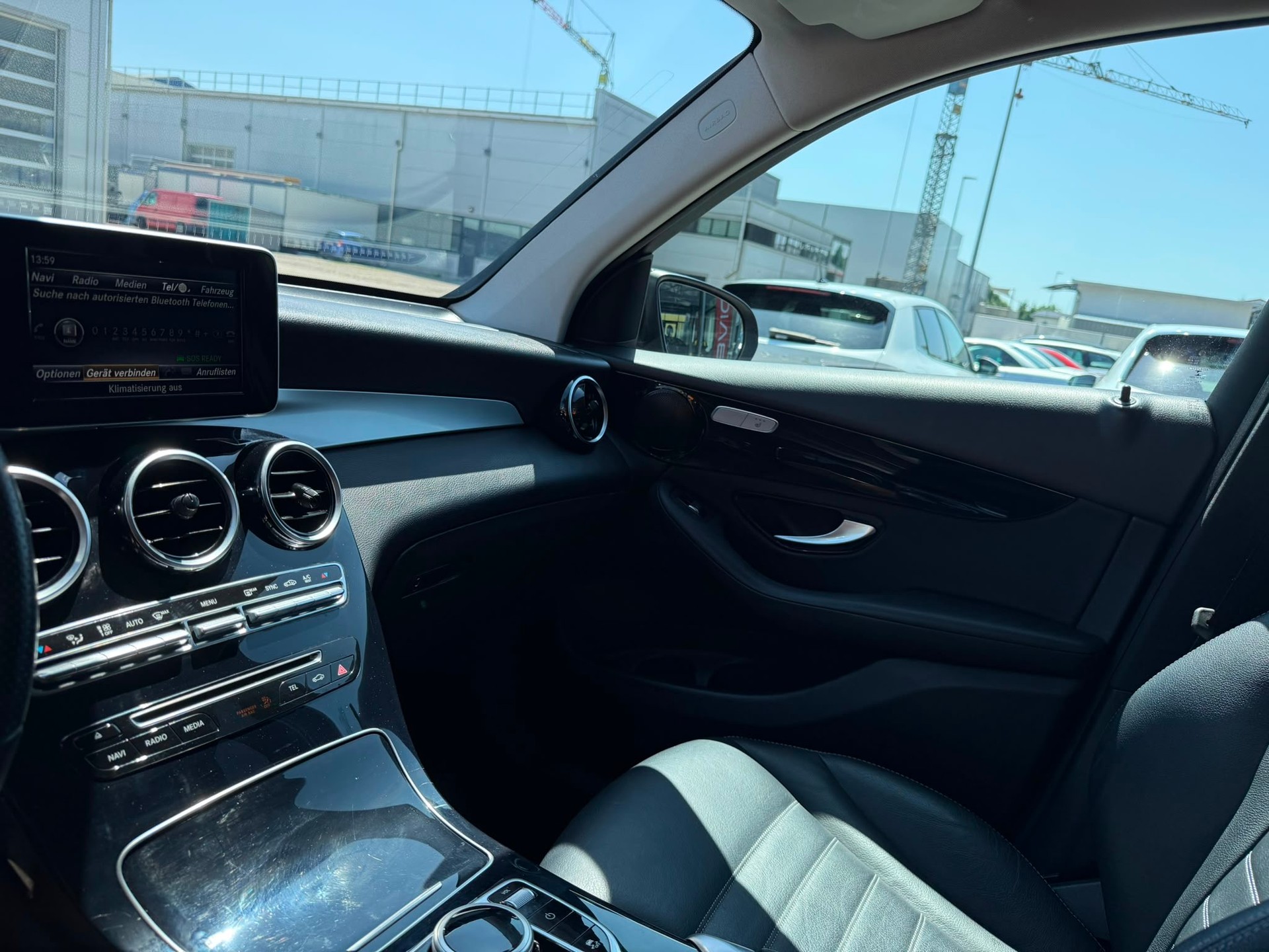 MERCEDES-BENZ GLC 250 4Matic 9G-Tronic-image-18