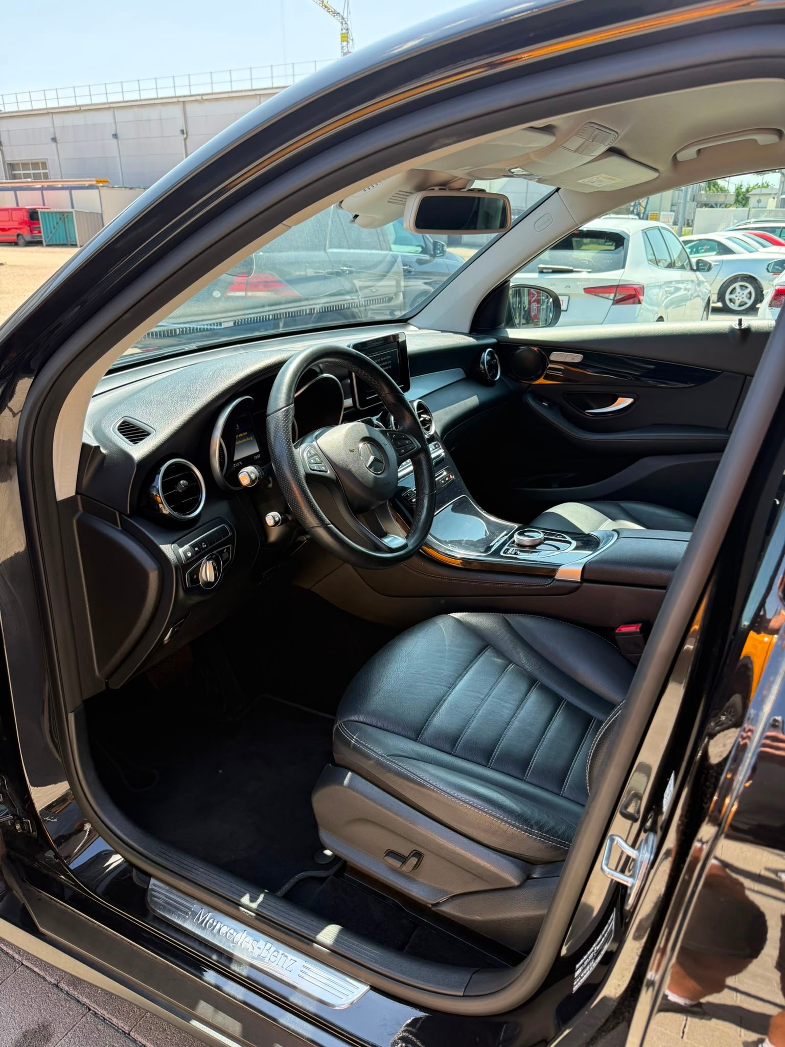 MERCEDES-BENZ GLC 250 4Matic 9G-Tronic-image-10