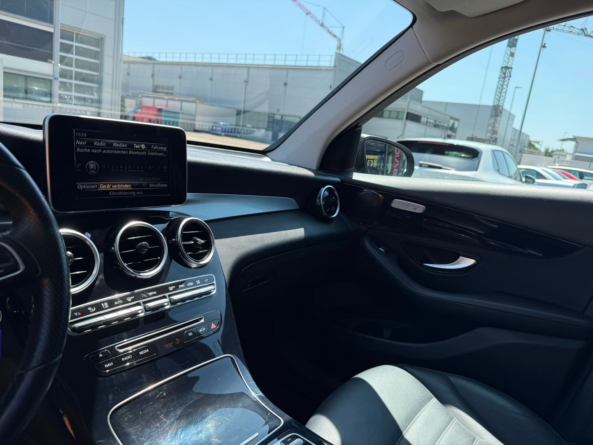 MERCEDES-BENZ GLC 250 4Matic 9G-Tronic-image-19