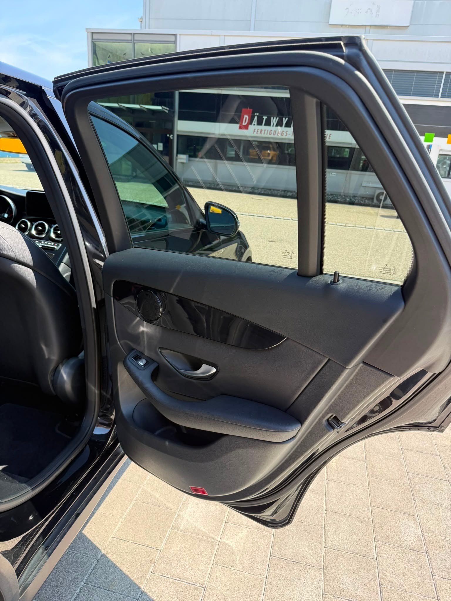 MERCEDES-BENZ GLC 250 4Matic 9G-Tronic-image-16
