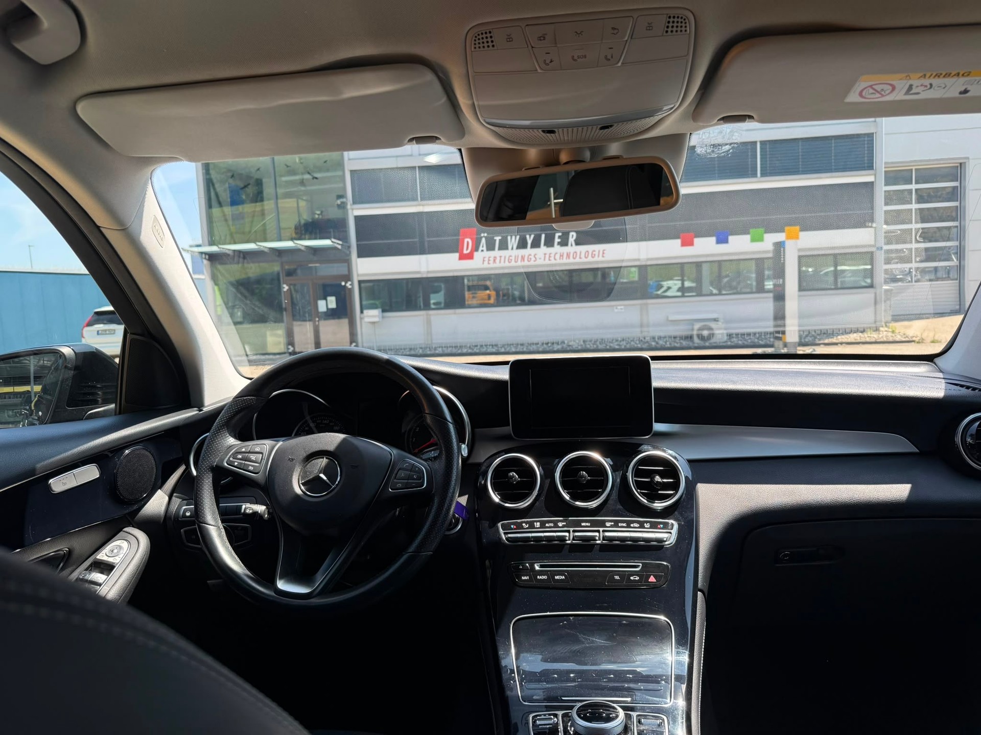 MERCEDES-BENZ GLC 250 4Matic 9G-Tronic-image-12
