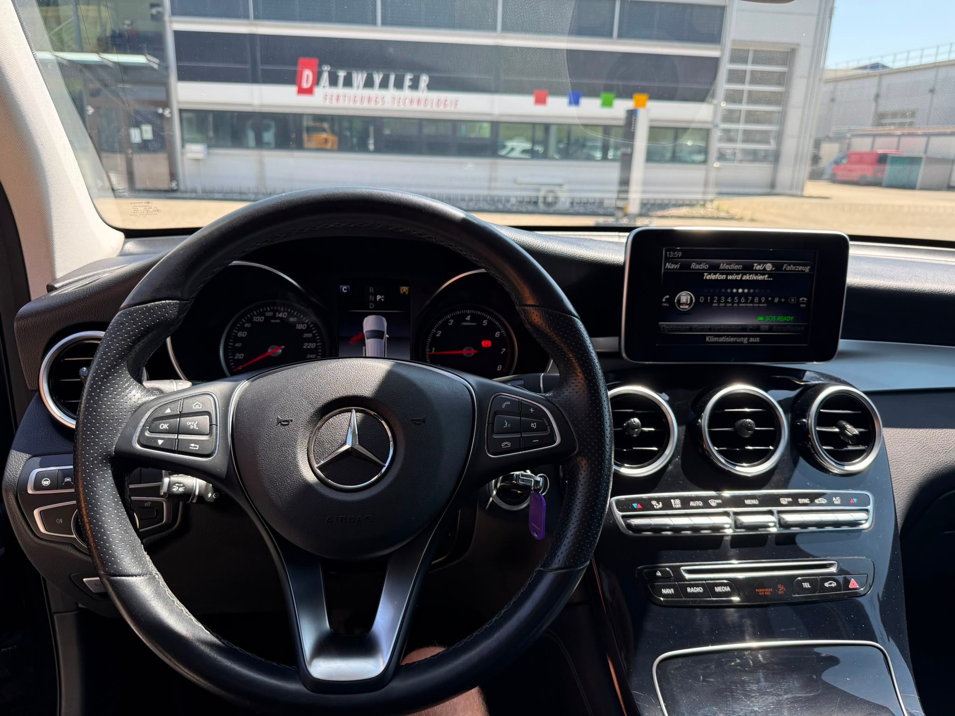 MERCEDES-BENZ GLC 250 4Matic 9G-Tronic-image-23