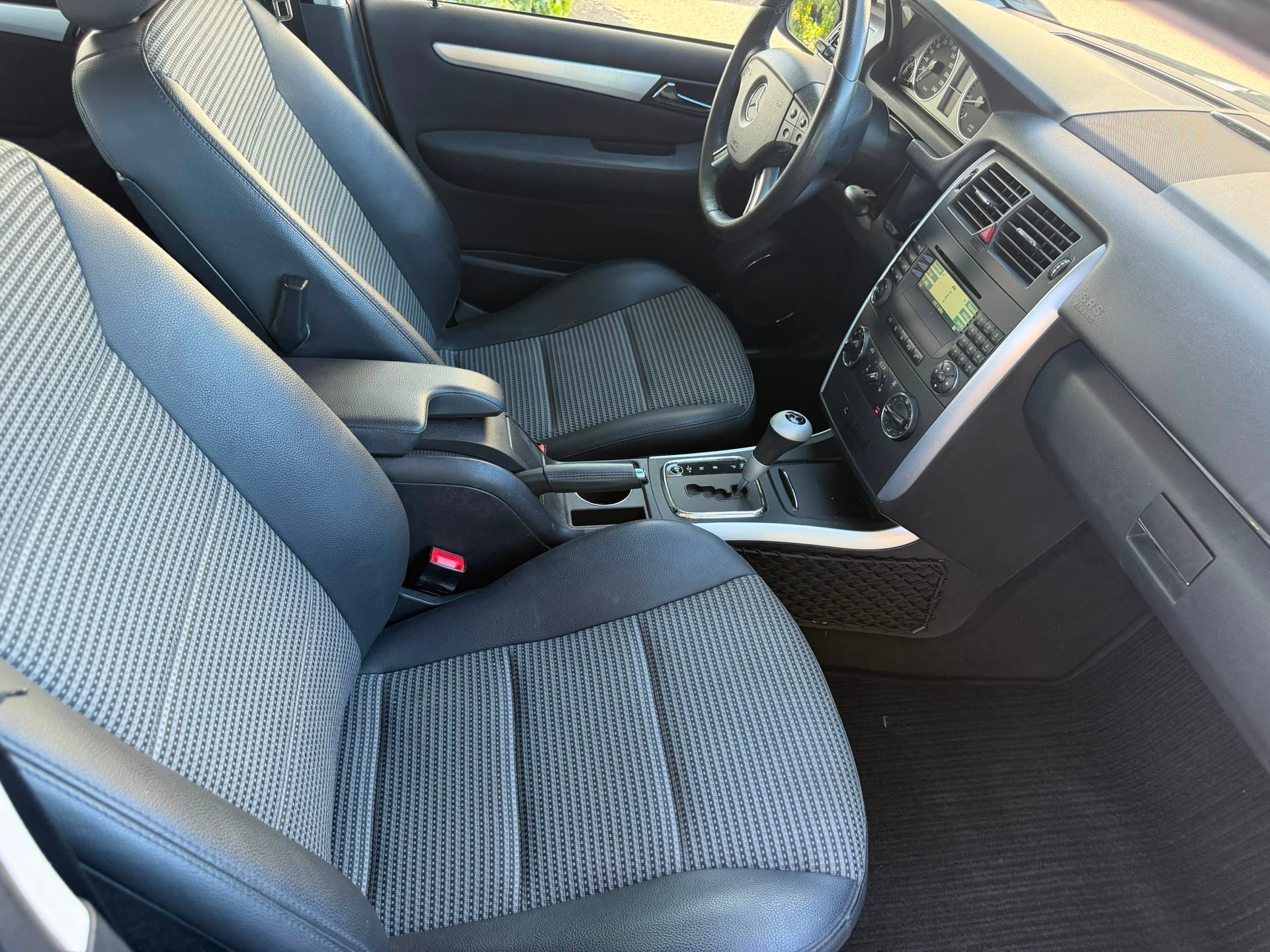 MERCEDES-BENZ B 170-image-6