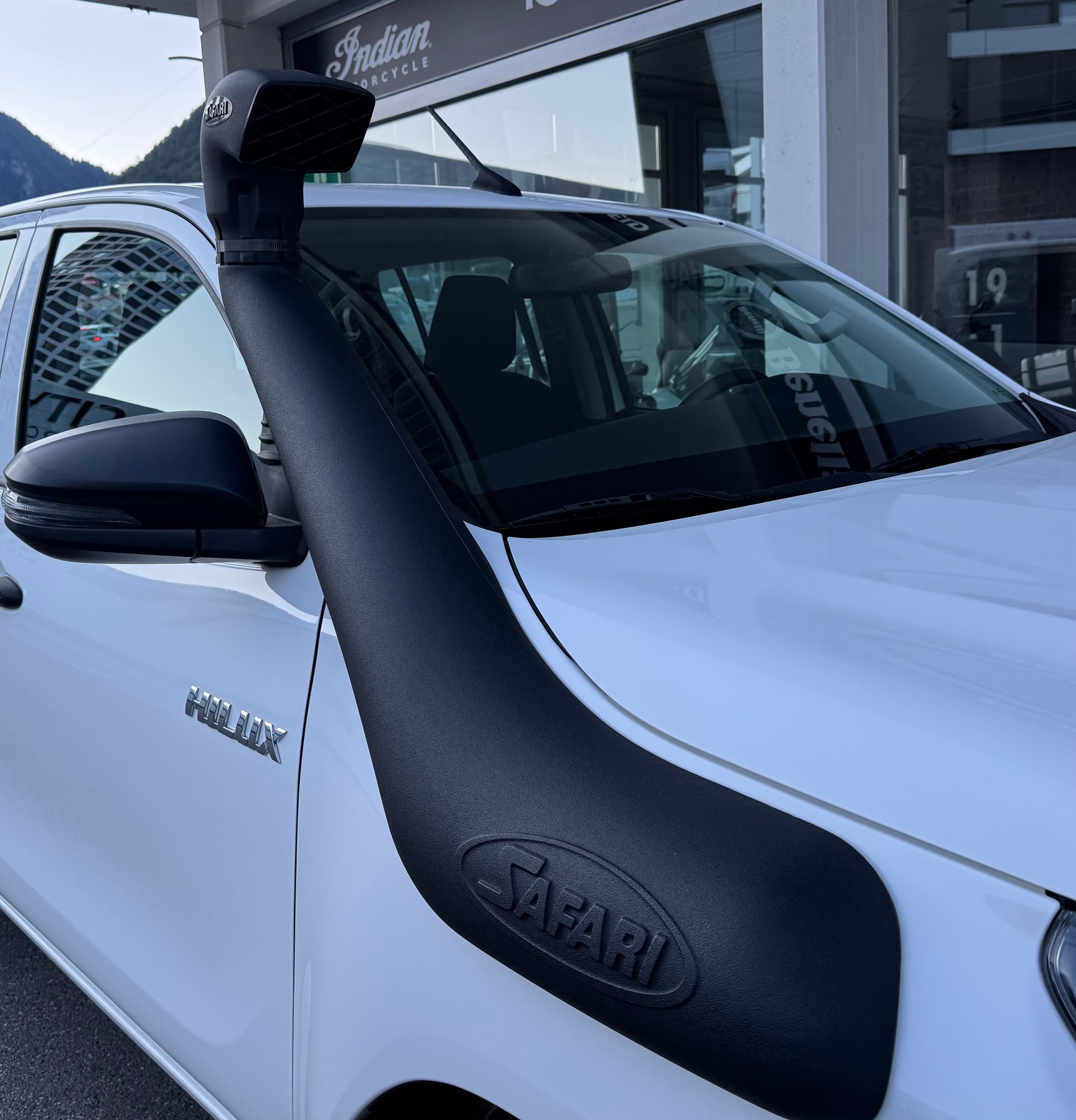 TOYOTA Hilux 2.4D-4D Comfort Double Cab 4x4-image-2