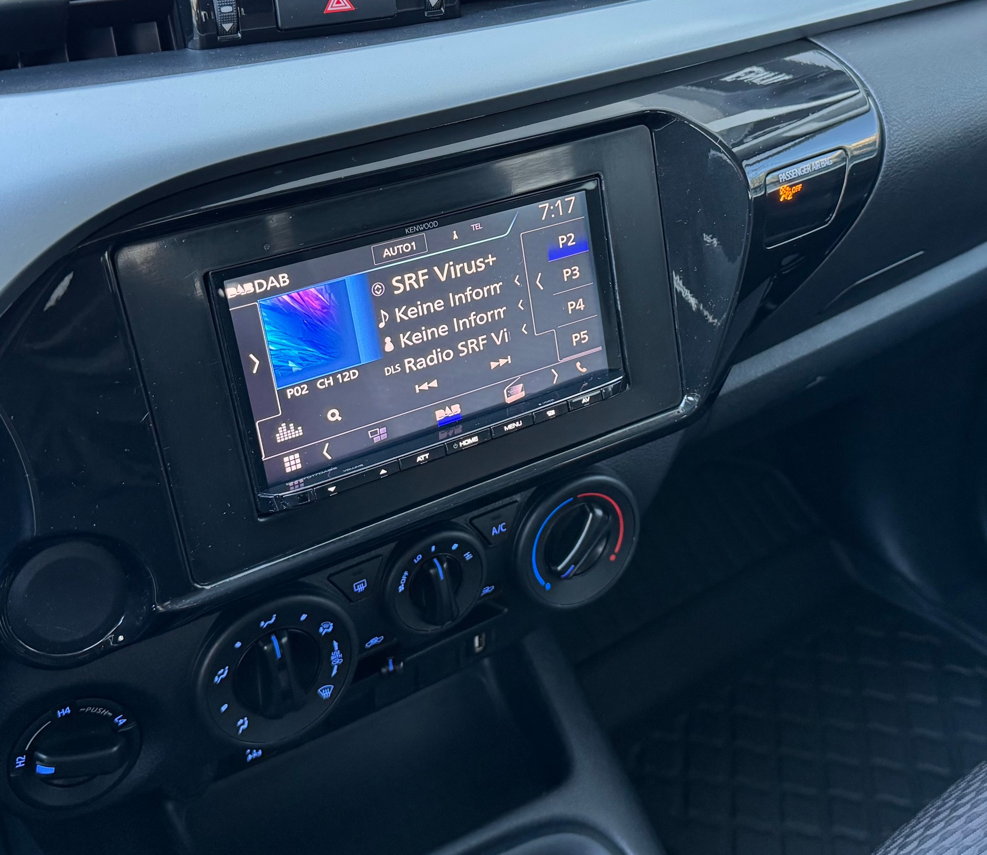 TOYOTA Hilux 2.4D-4D Comfort Double Cab 4x4-image-16