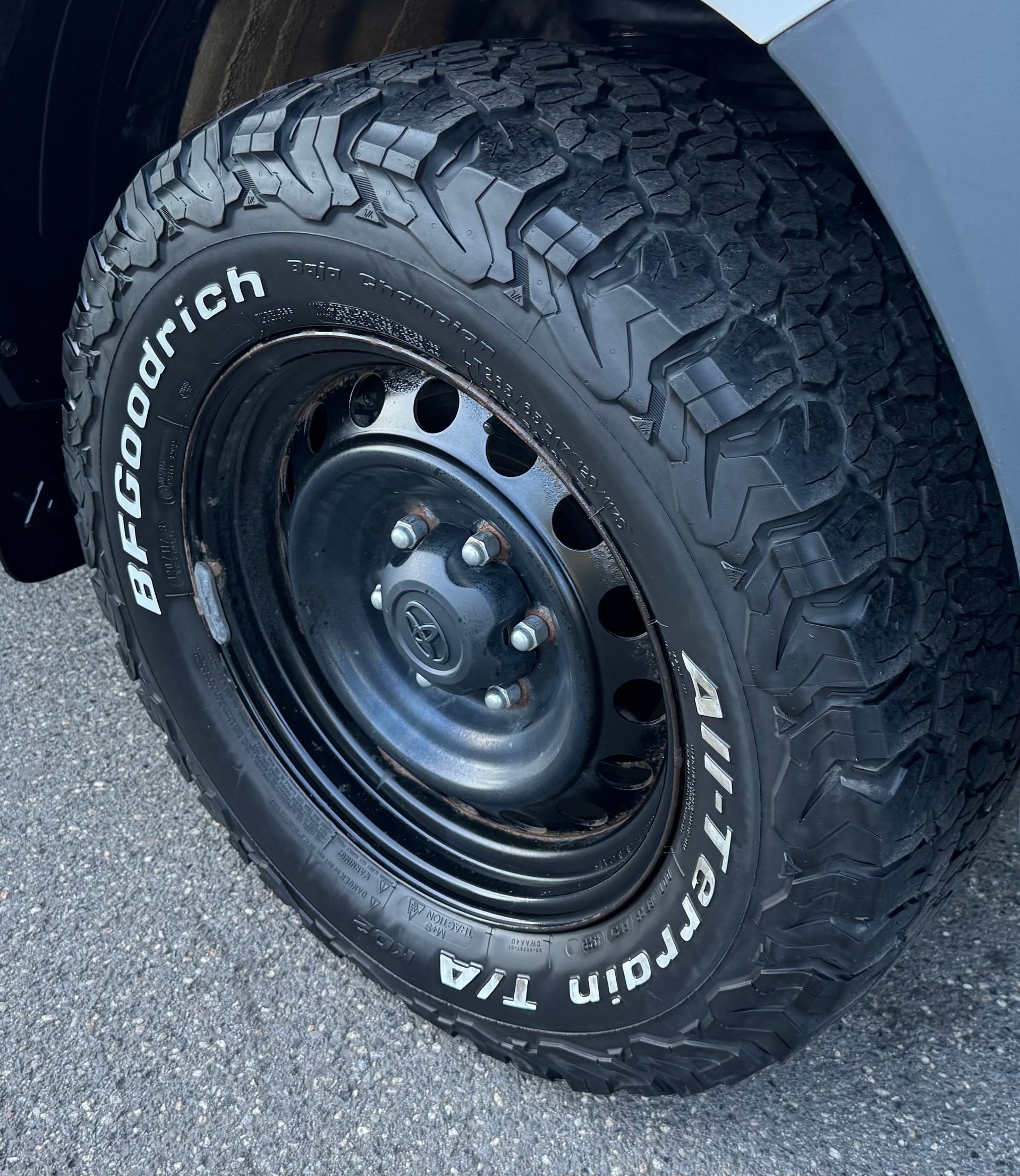 TOYOTA Hilux 2.4D-4D Comfort Double Cab 4x4-image-9