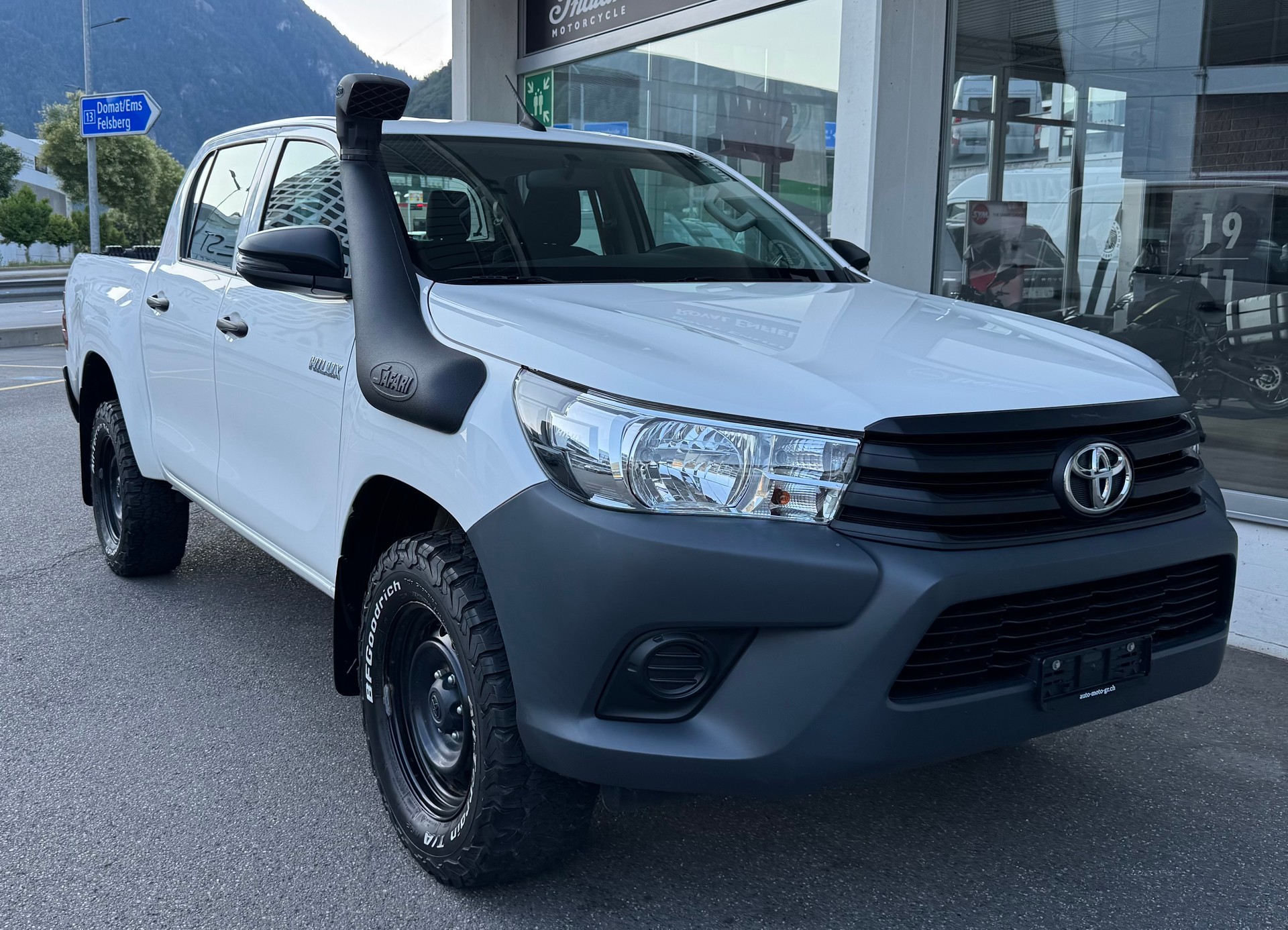 TOYOTA Hilux 2.4D-4D Comfort Double Cab 4x4-image-0