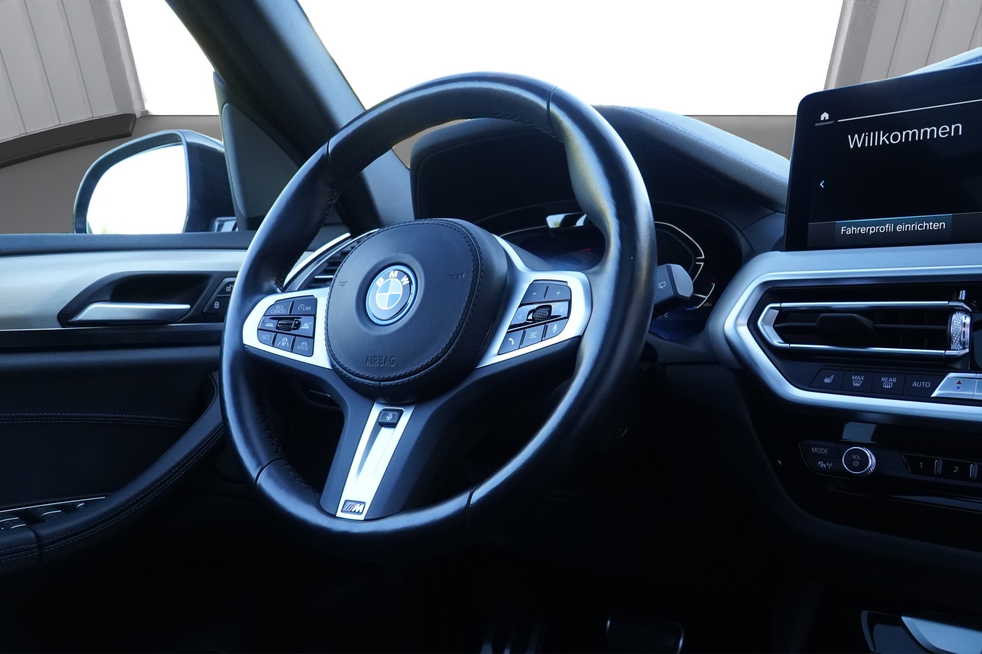 BMW iX3 Inspiring M-Paket *CH Fahrzeug & AHK*-image-14