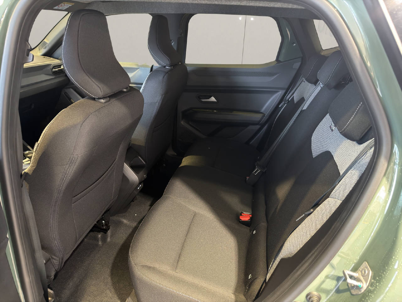DACIA Duster 1.8 Hybrid Journey-image-9