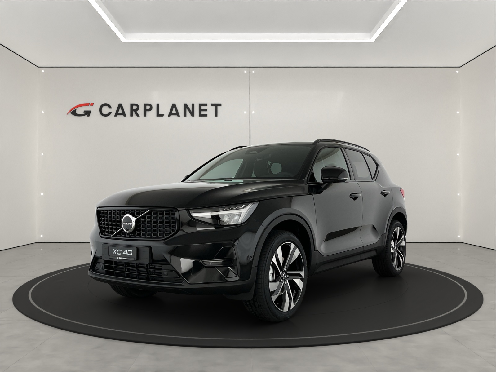 VOLVO XC40 2.0 B3 MH Plus Dark-image-0