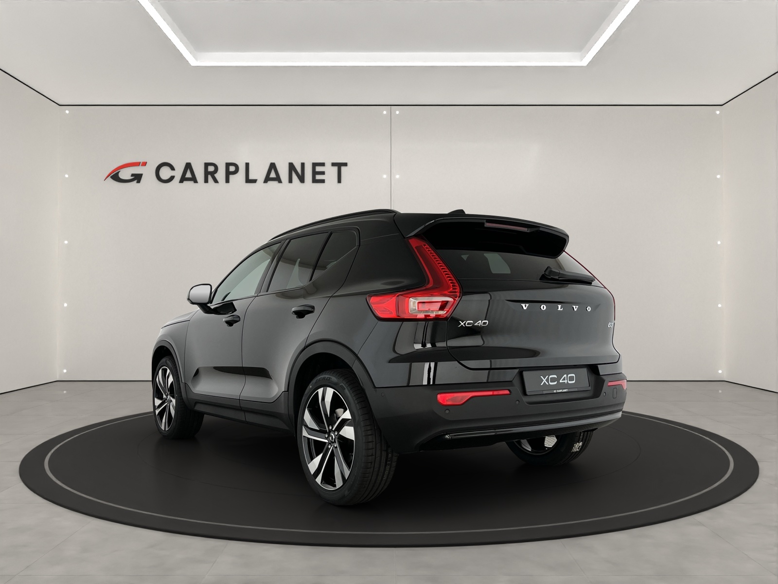 VOLVO XC40 2.0 B3 MH Plus Dark-image-3