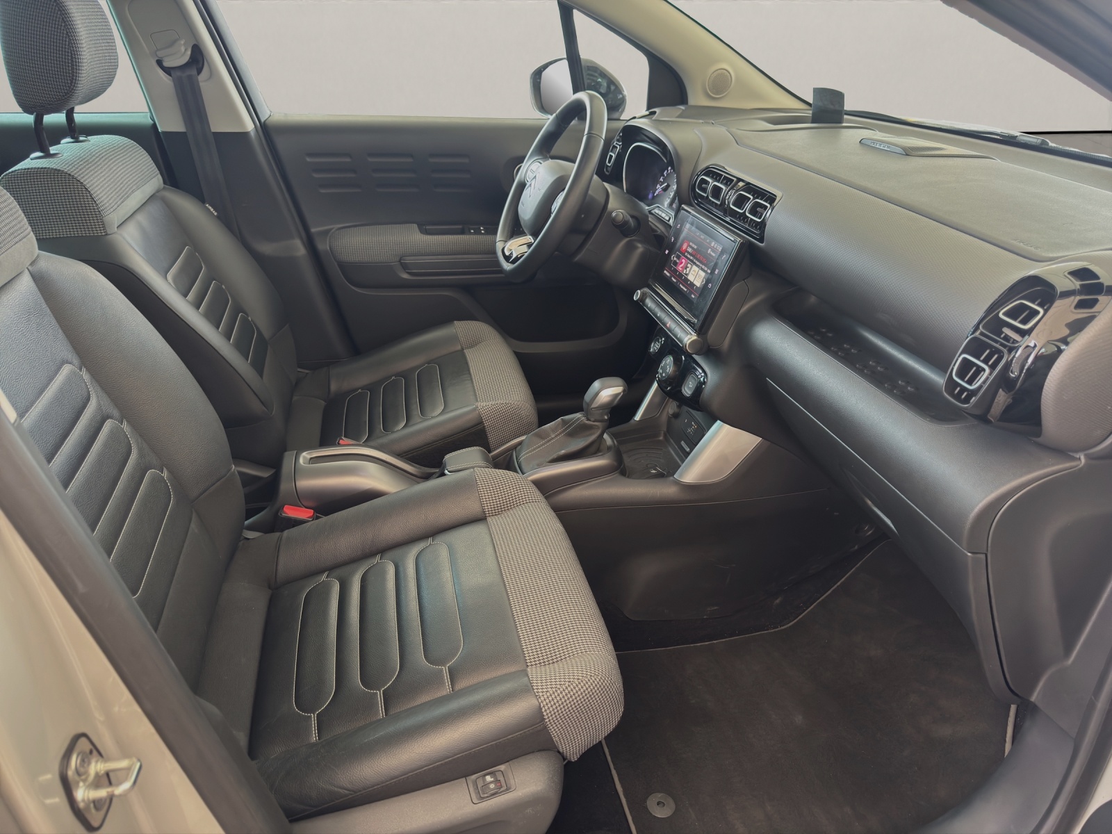 CITROEN C3 Aircross 1.2 PureTech 130 Shine *Automat*-image-6