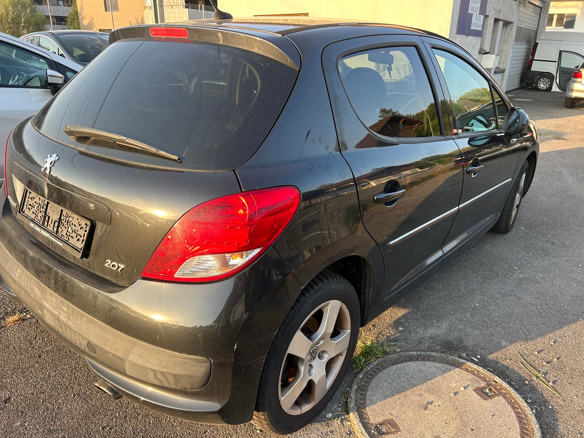 PEUGEOT 207 1.6 16V Sport-image-3