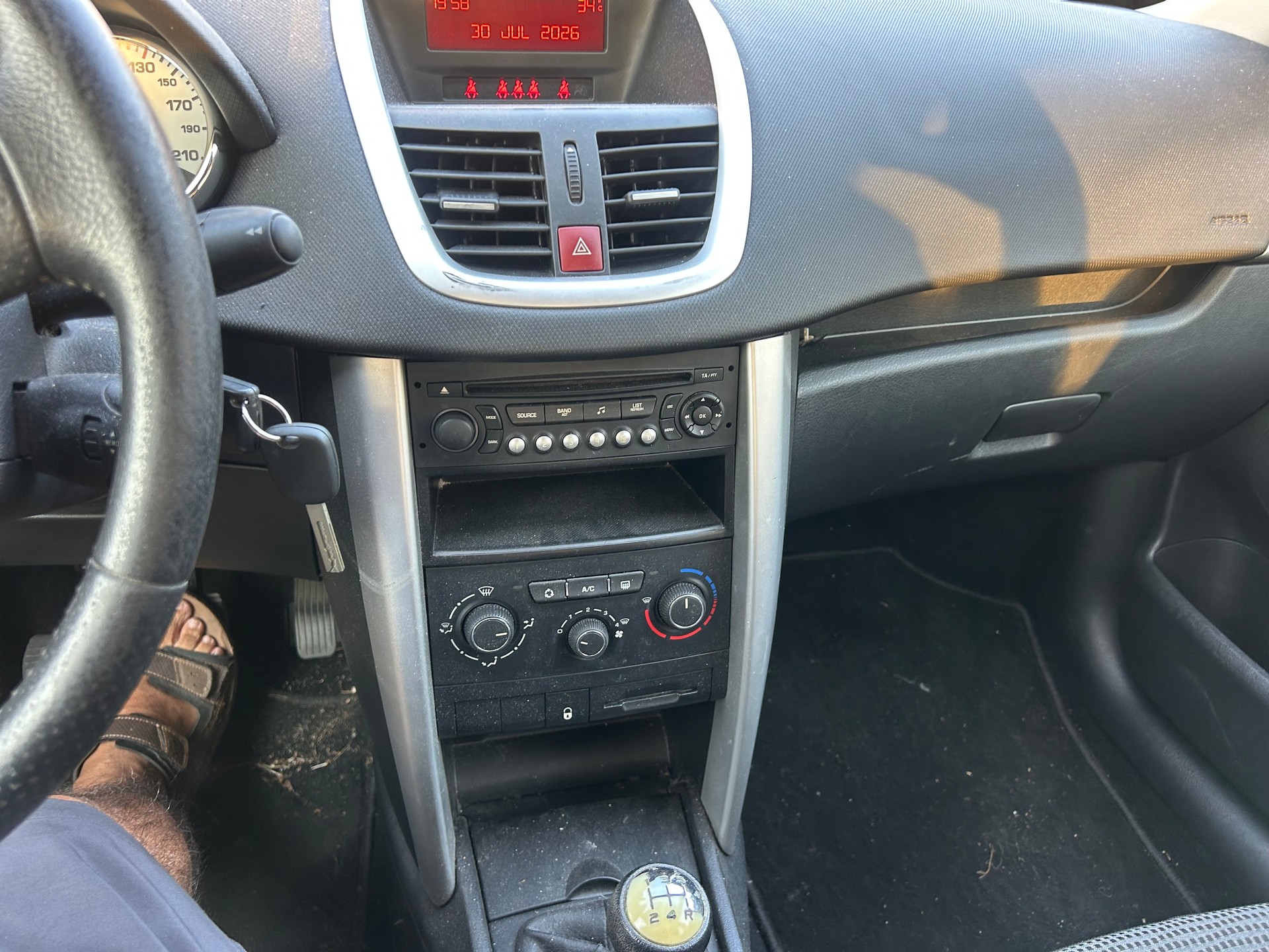 PEUGEOT 207 1.6 16V Sport-image-8