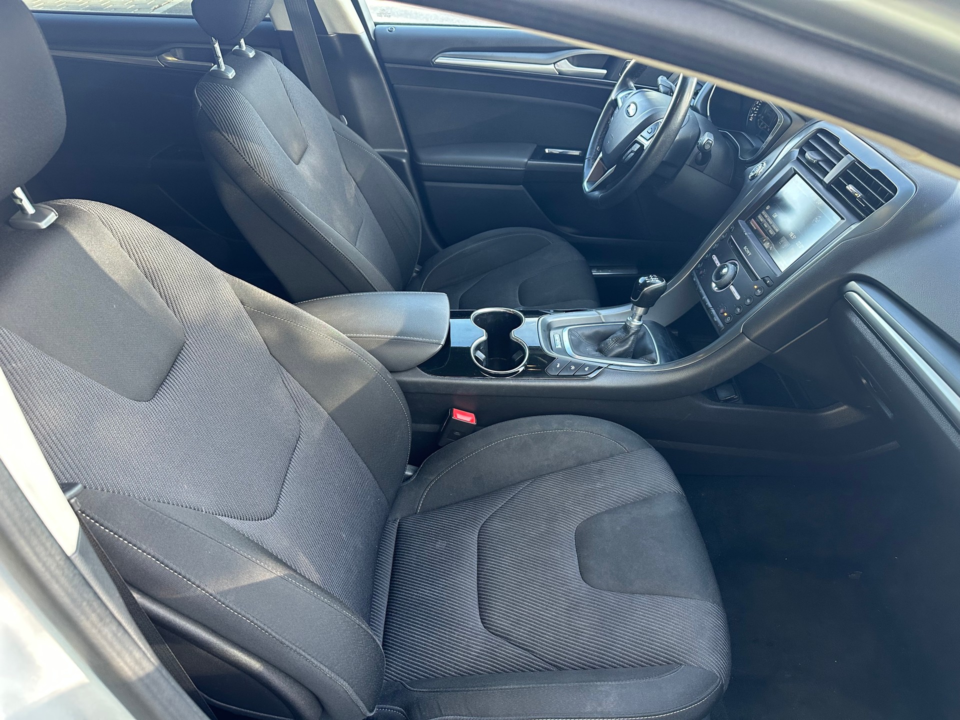 FORD Mondeo 1.5 EcoBoost SCTi Ambiente-image-9