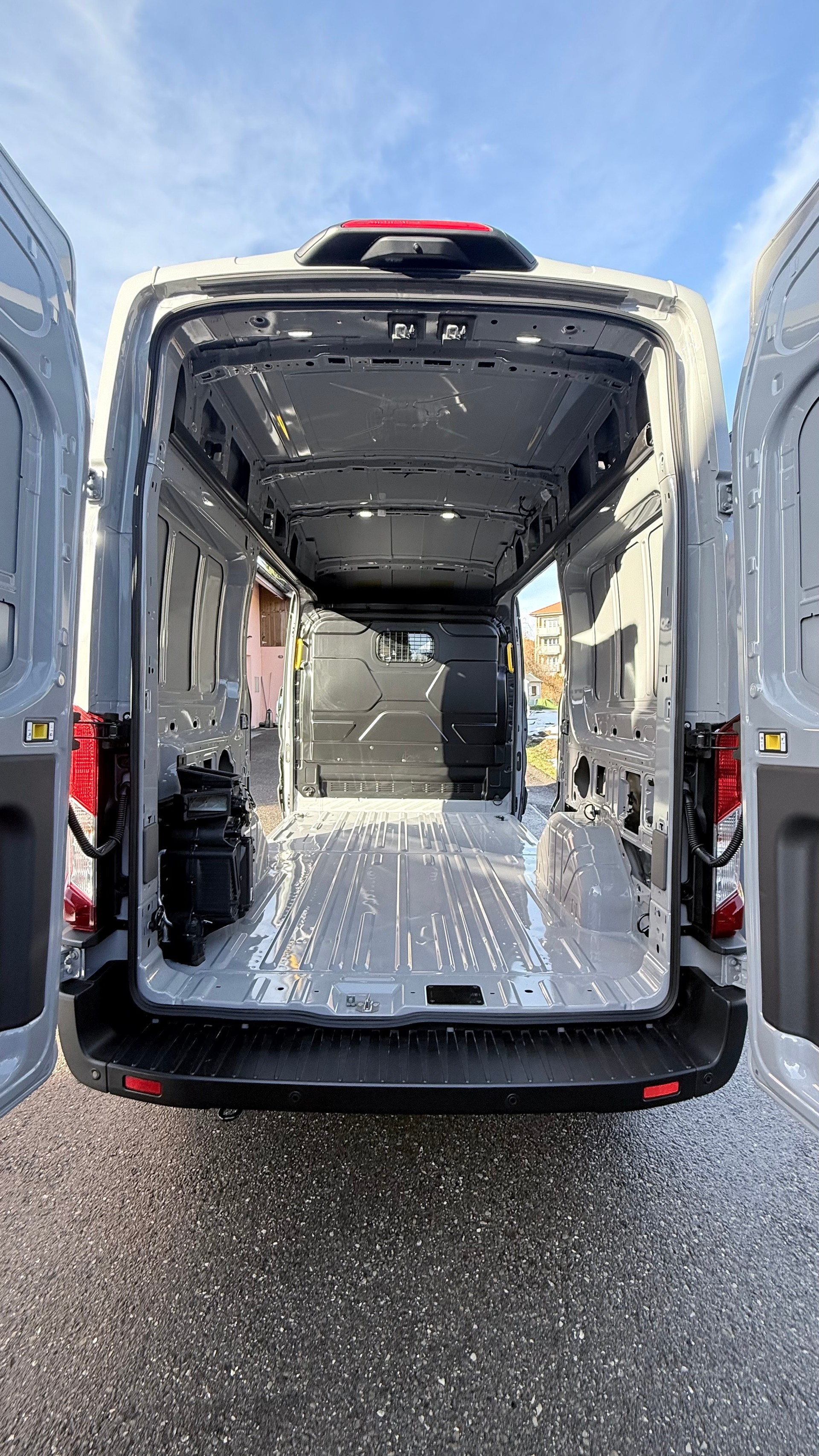 FORD Van 350 L2H3 2.0 EcoBlue 130 Trend-image-4