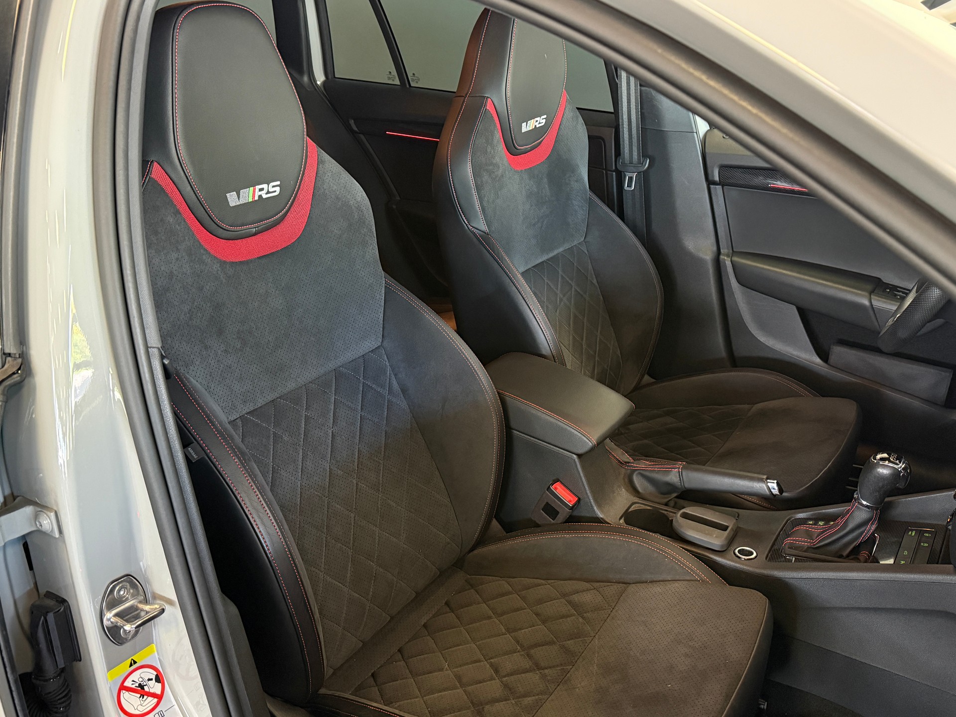 SKODA Octavia Combi 2.0 TSI RS DSG-image-11