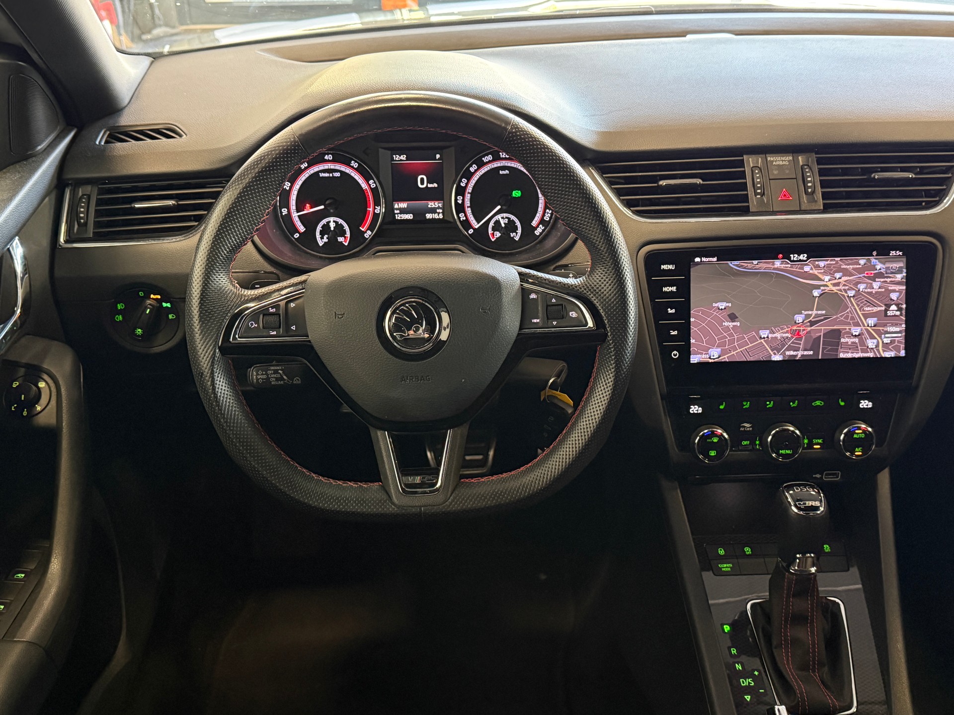SKODA Octavia Combi 2.0 TSI RS DSG-image-4
