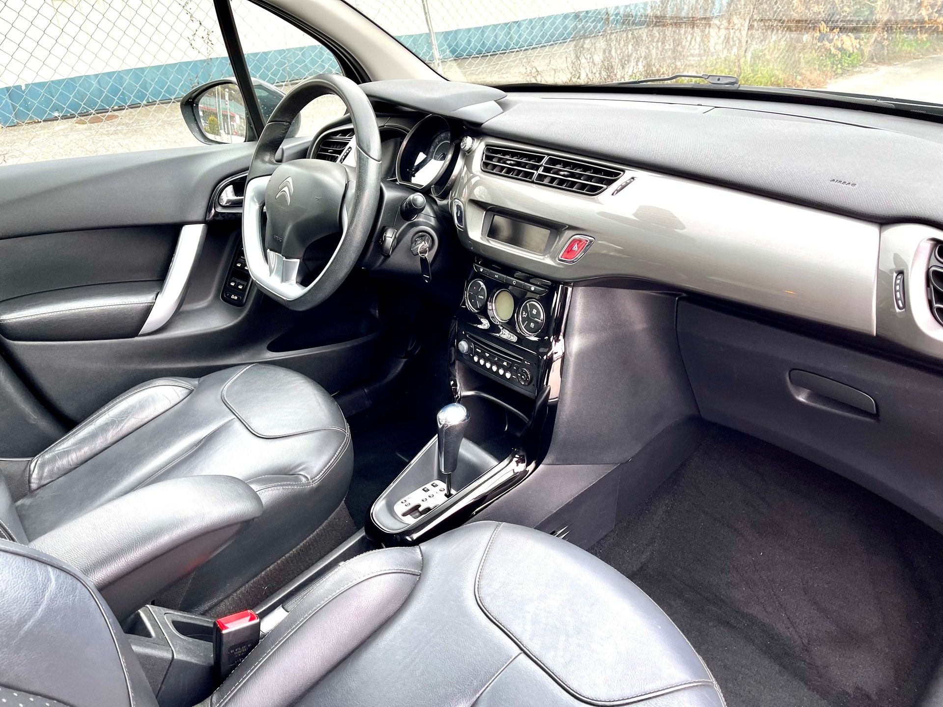CITROEN C3 1.6i 16V Exclusive Automatic-image-13