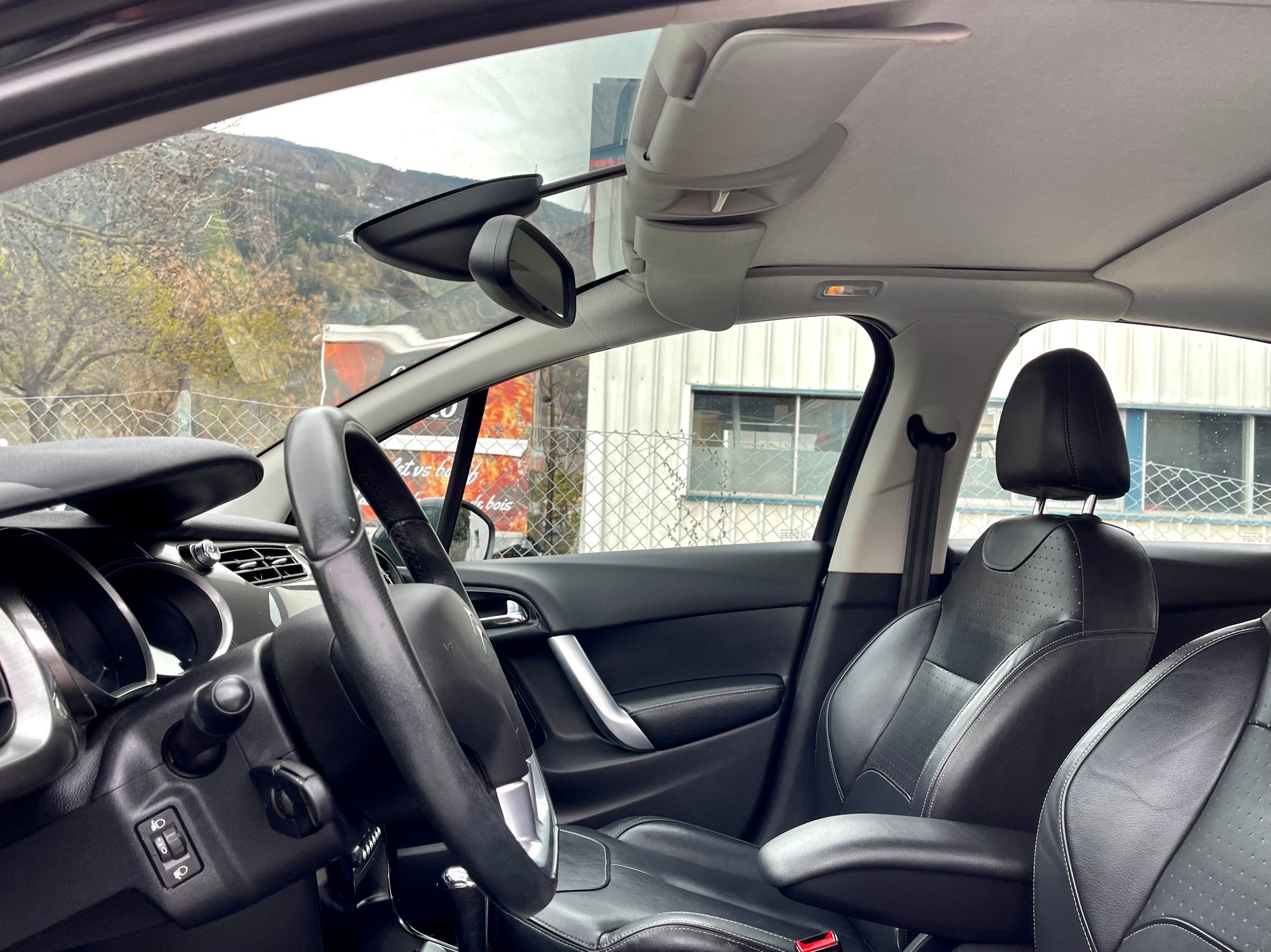 CITROEN C3 1.6i 16V Exclusive Automatic-image-25