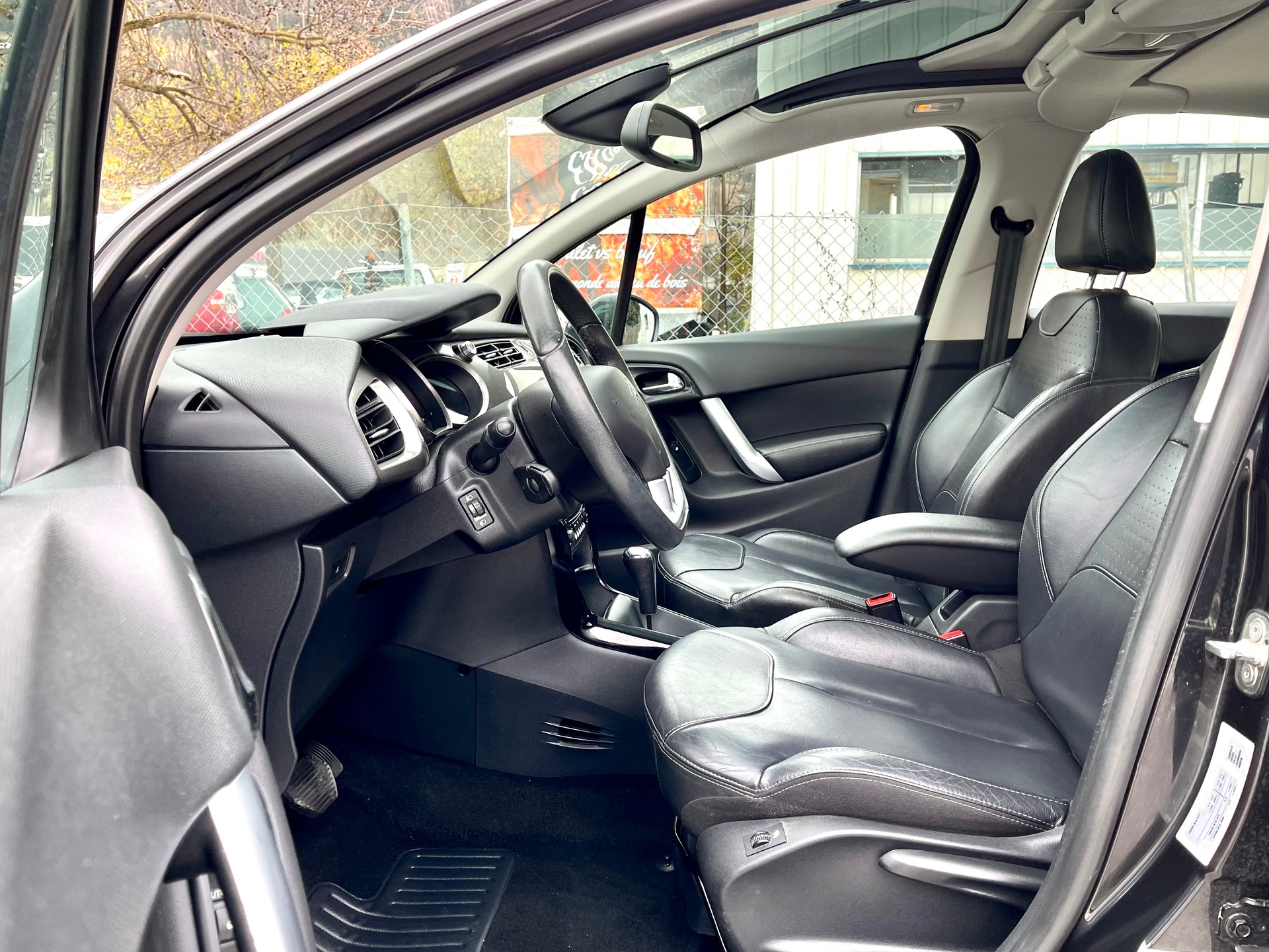CITROEN C3 1.6i 16V Exclusive Automatic-image-23