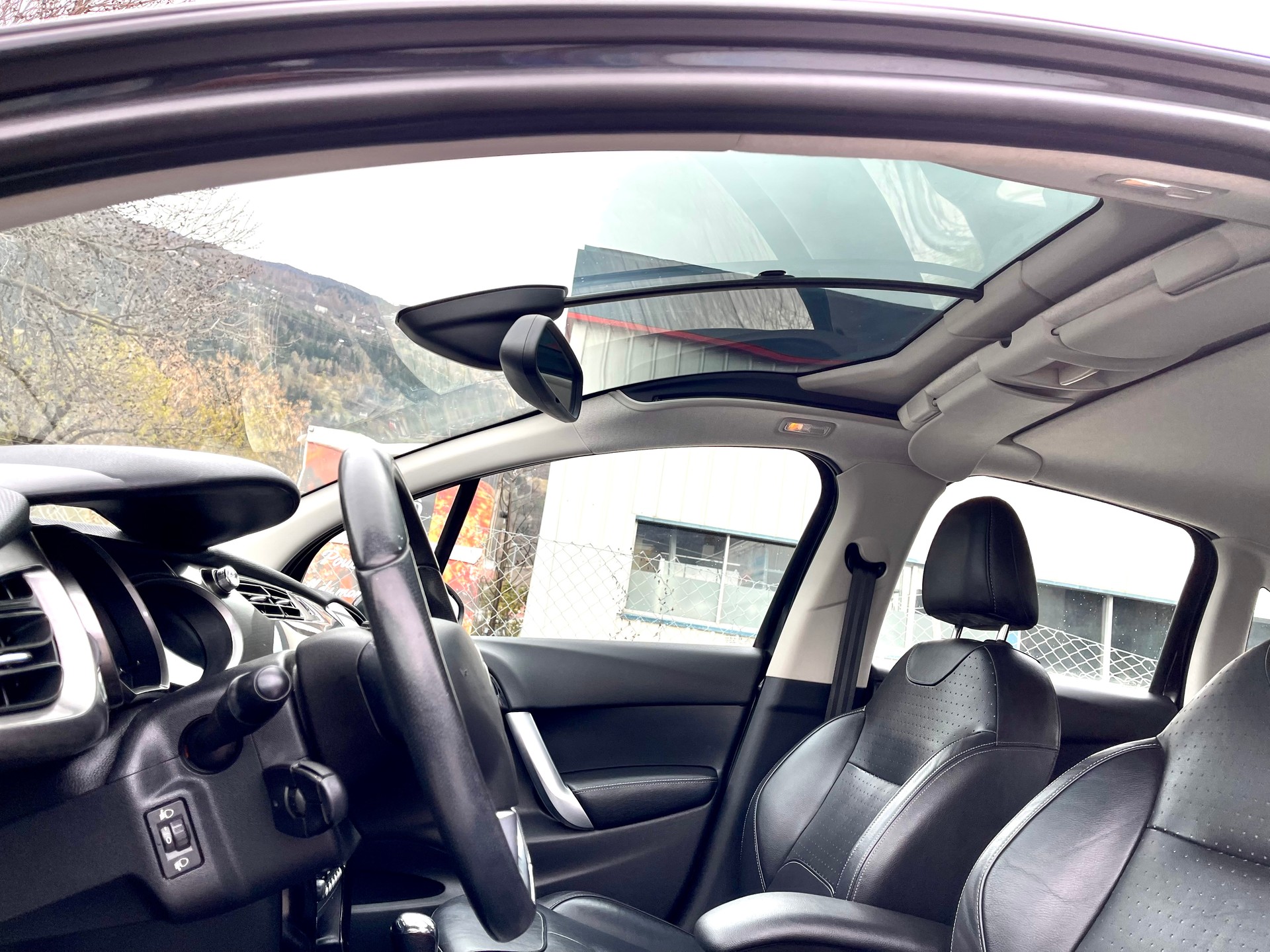 CITROEN C3 1.6i 16V Exclusive Automatic-image-5