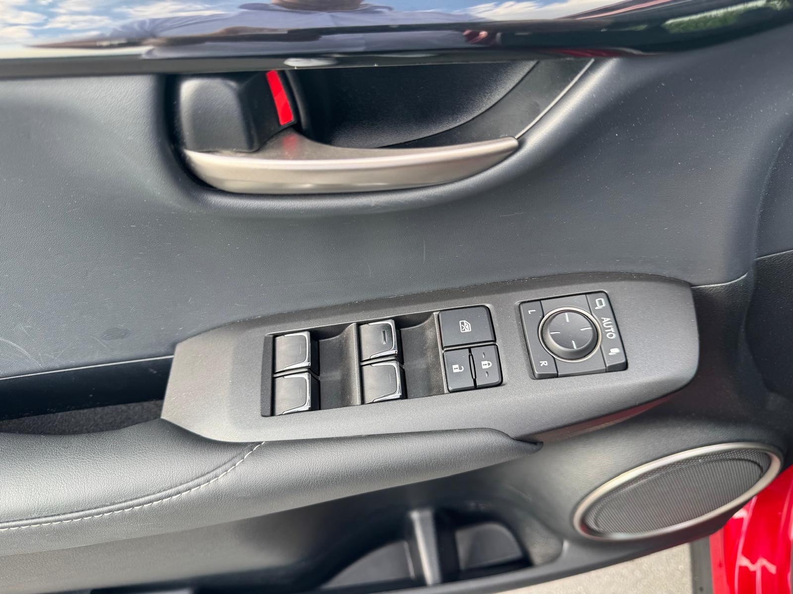 LEXUS NX 300h Impression E-Four Automatic-image-8