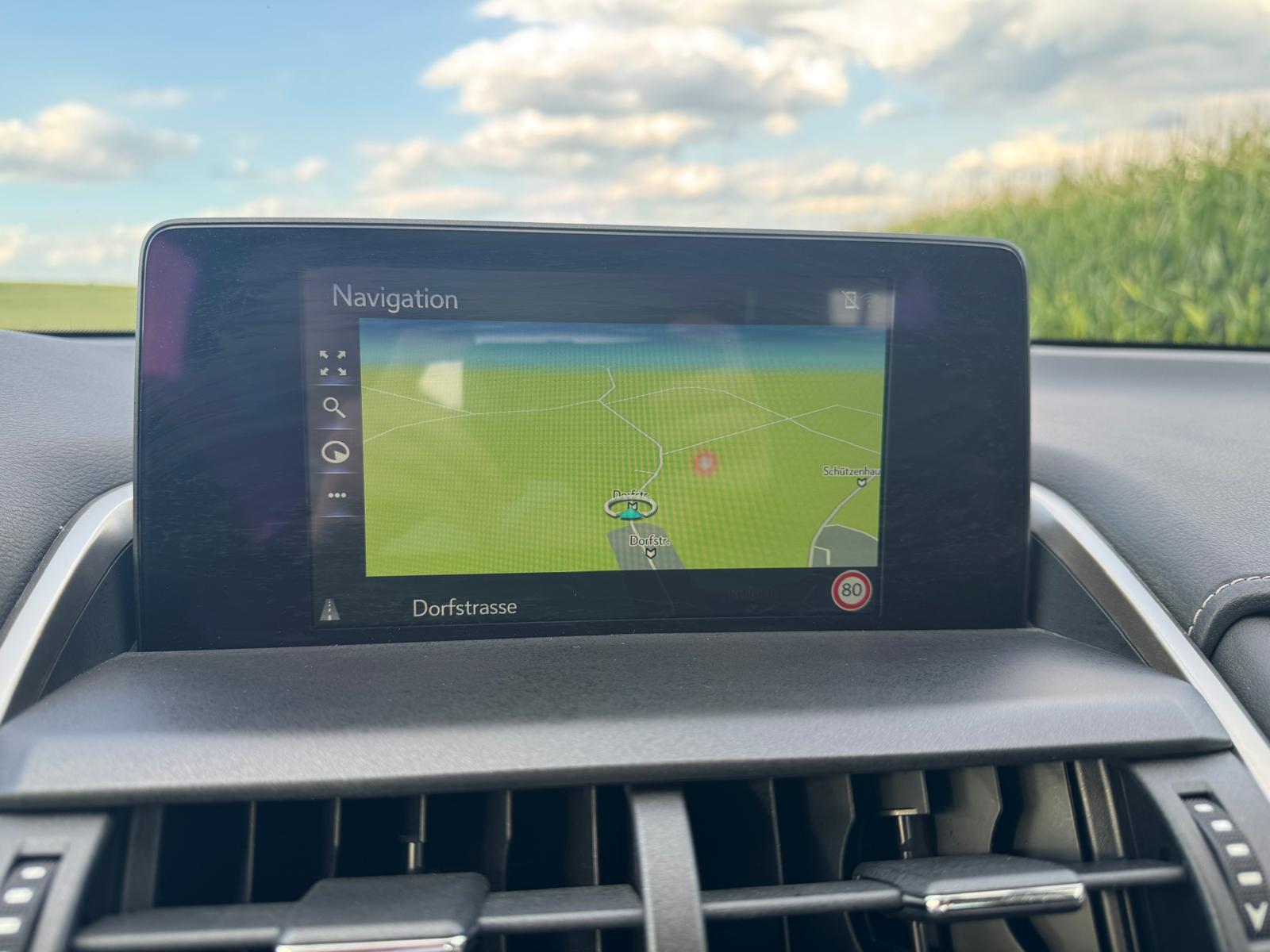 LEXUS NX 300h Impression E-Four Automatic-image-11