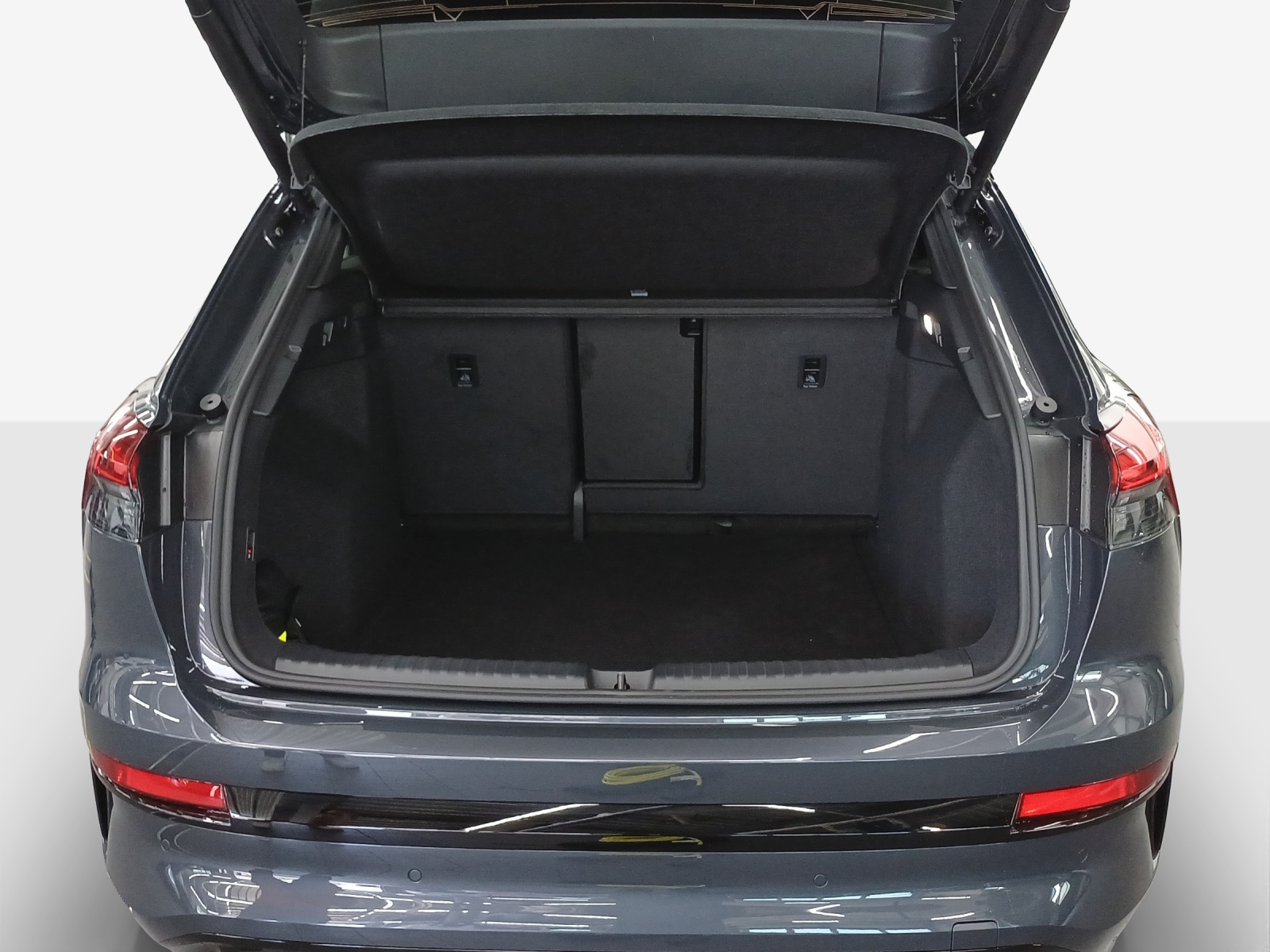 AUDI Q4 e-tron SUV quattro performance-image-12