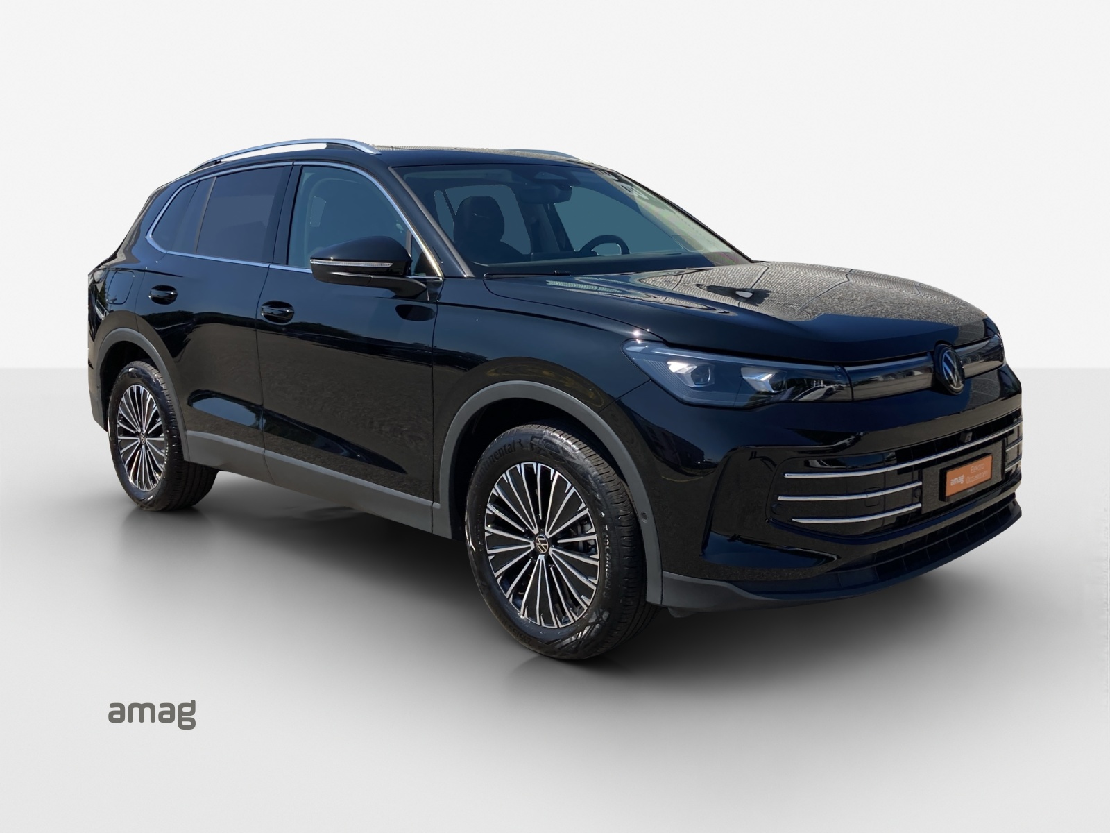 VW Tiguan 2.0 TSI DSG Elegance 4Motion-image-5