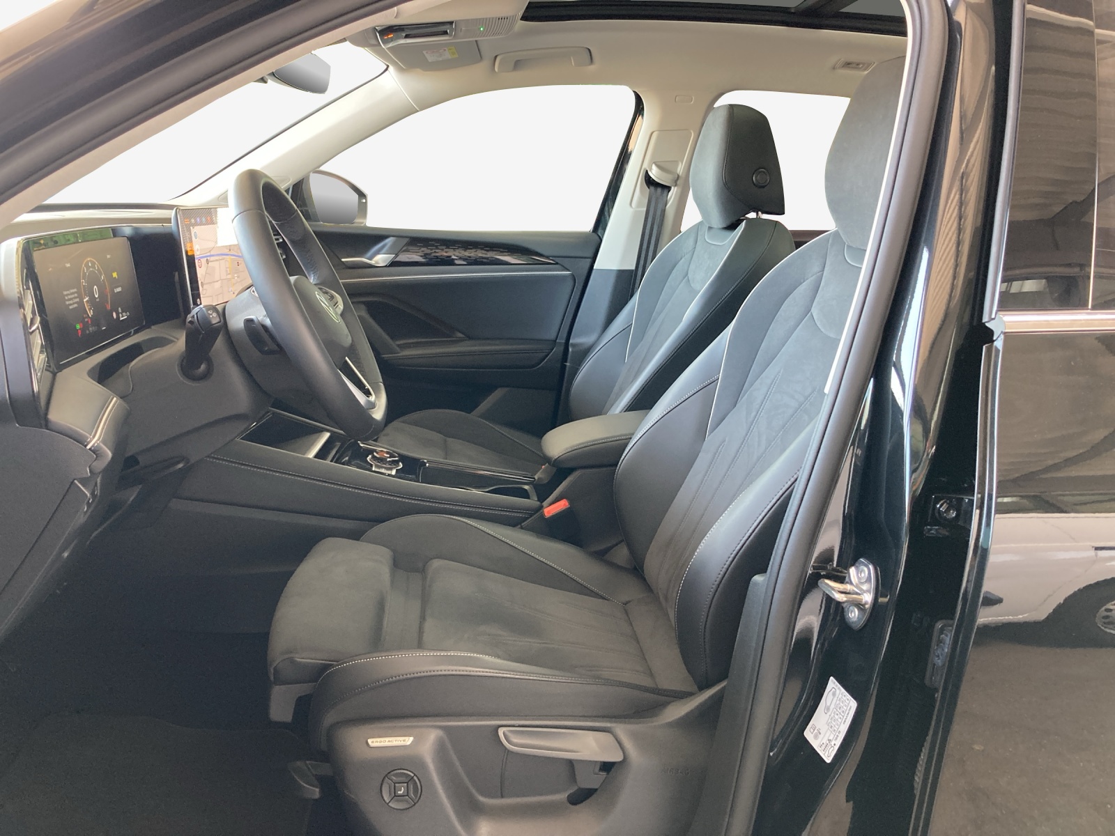 VW Tiguan 2.0 TSI DSG Elegance 4Motion-image-7
