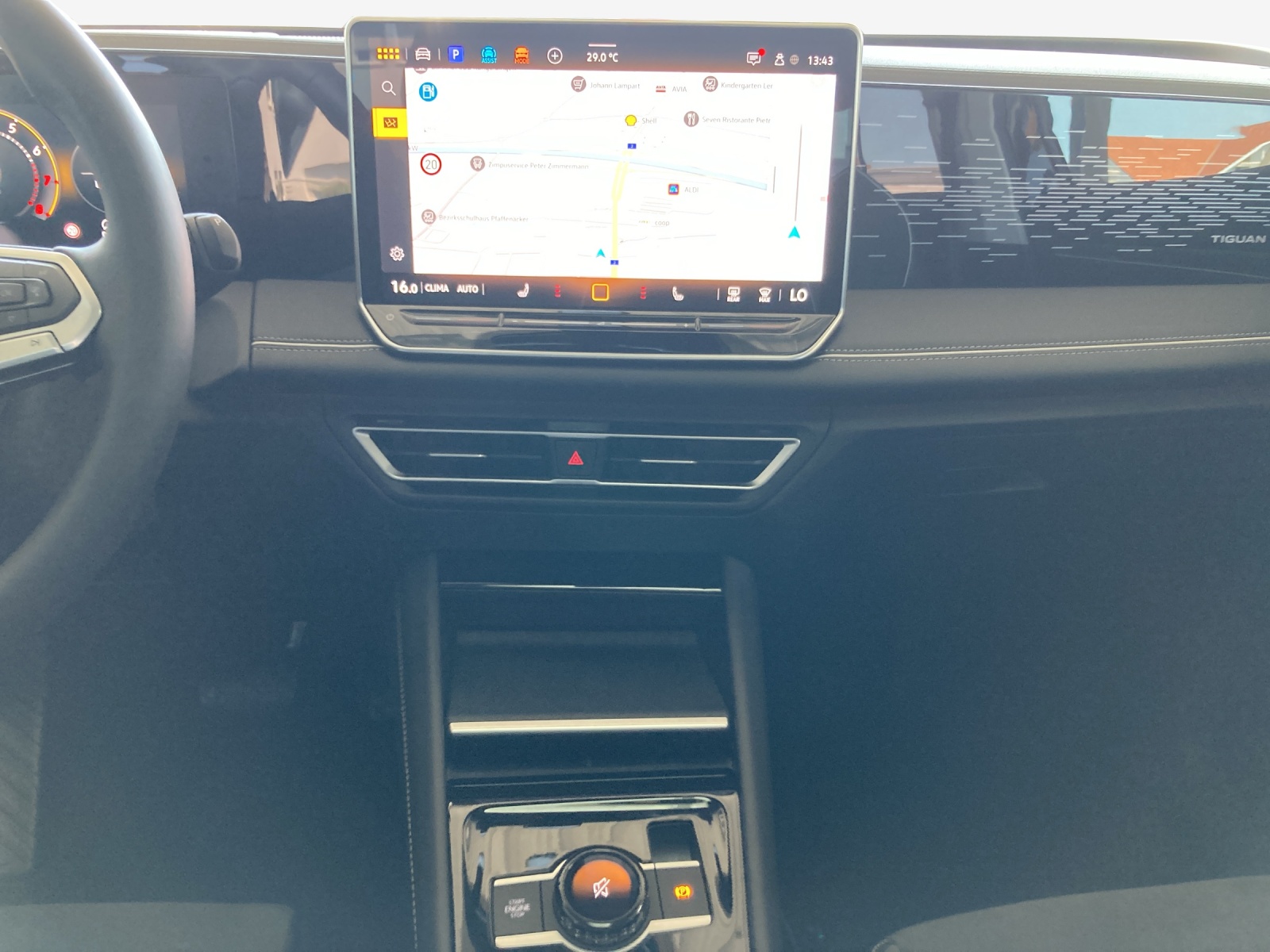 VW Tiguan 2.0 TSI DSG Elegance 4Motion-image-10