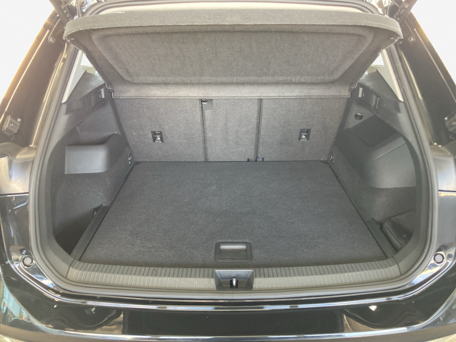 VW Tiguan 2.0 TSI DSG Elegance 4Motion-image-12