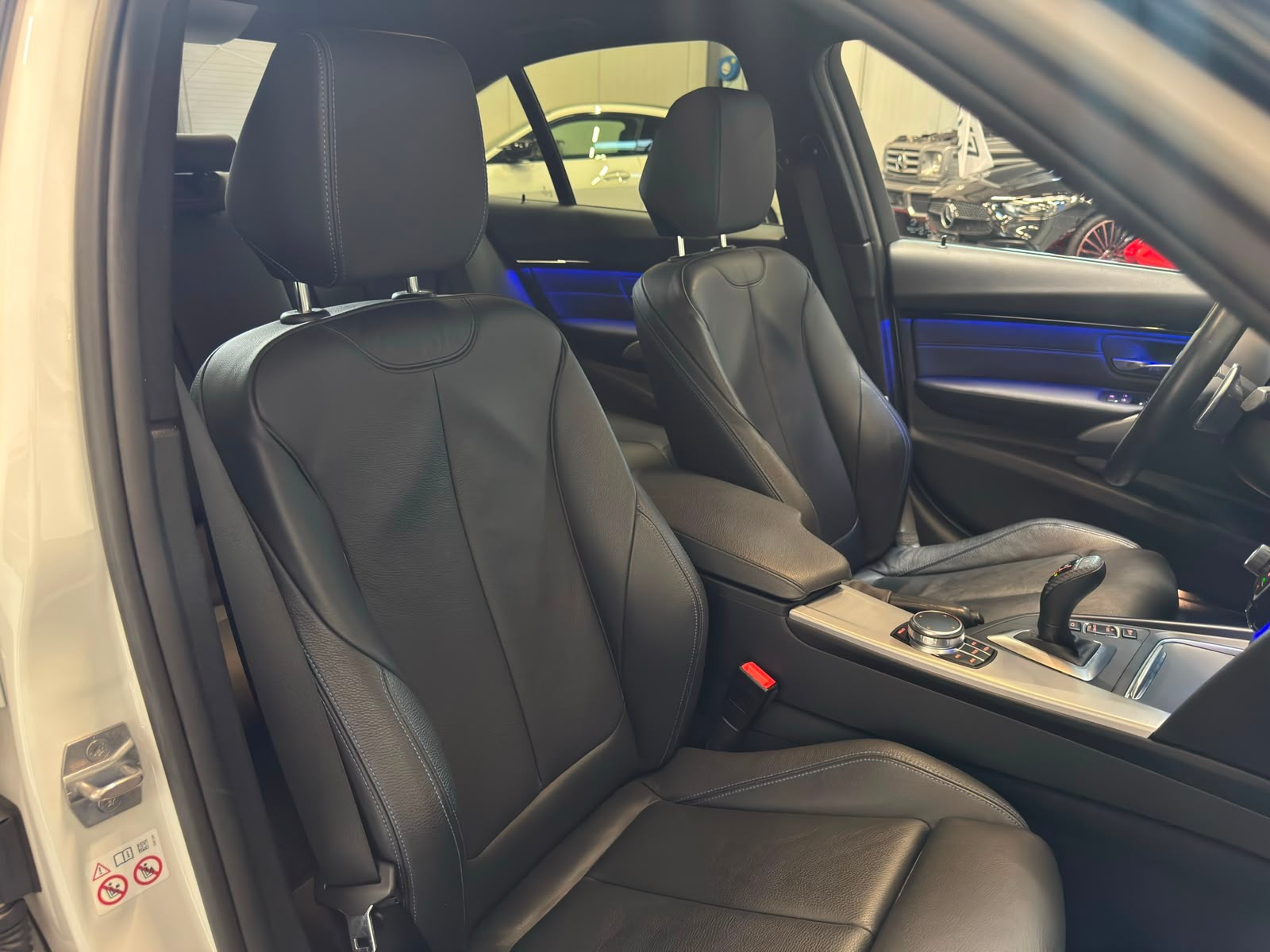 BMW 330i xDrive SAG M-Sport-image-8