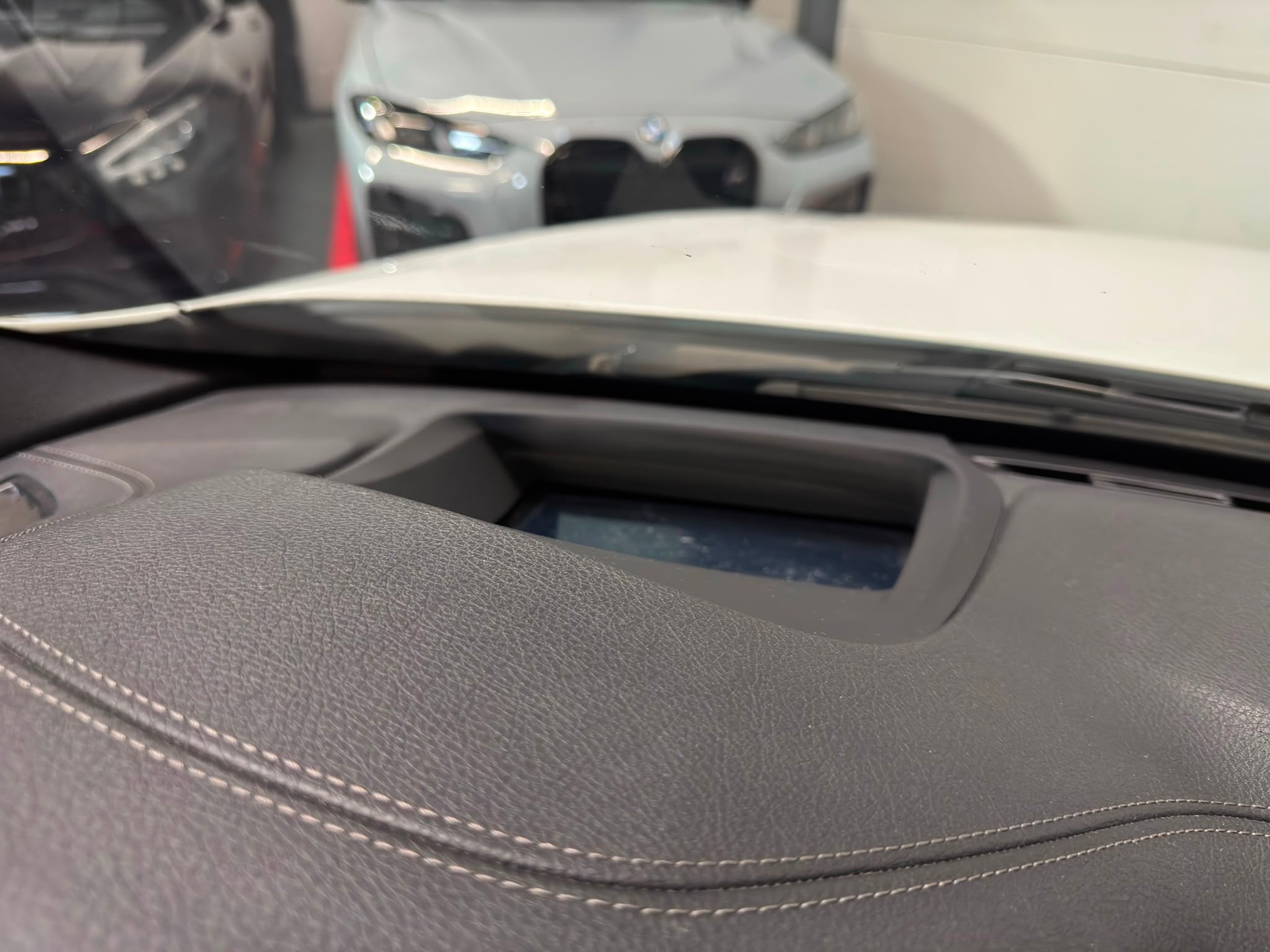 BMW 330i xDrive SAG M-Sport-image-10