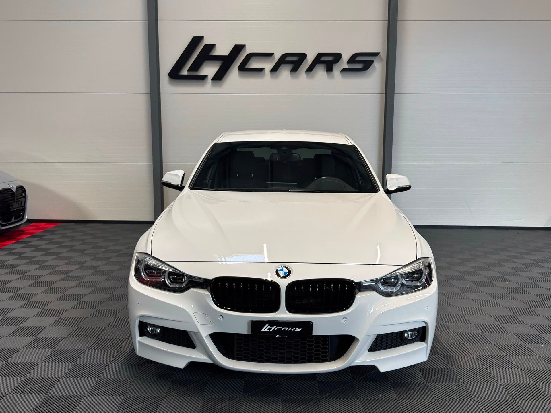 BMW 330i xDrive SAG M-Sport-image-6