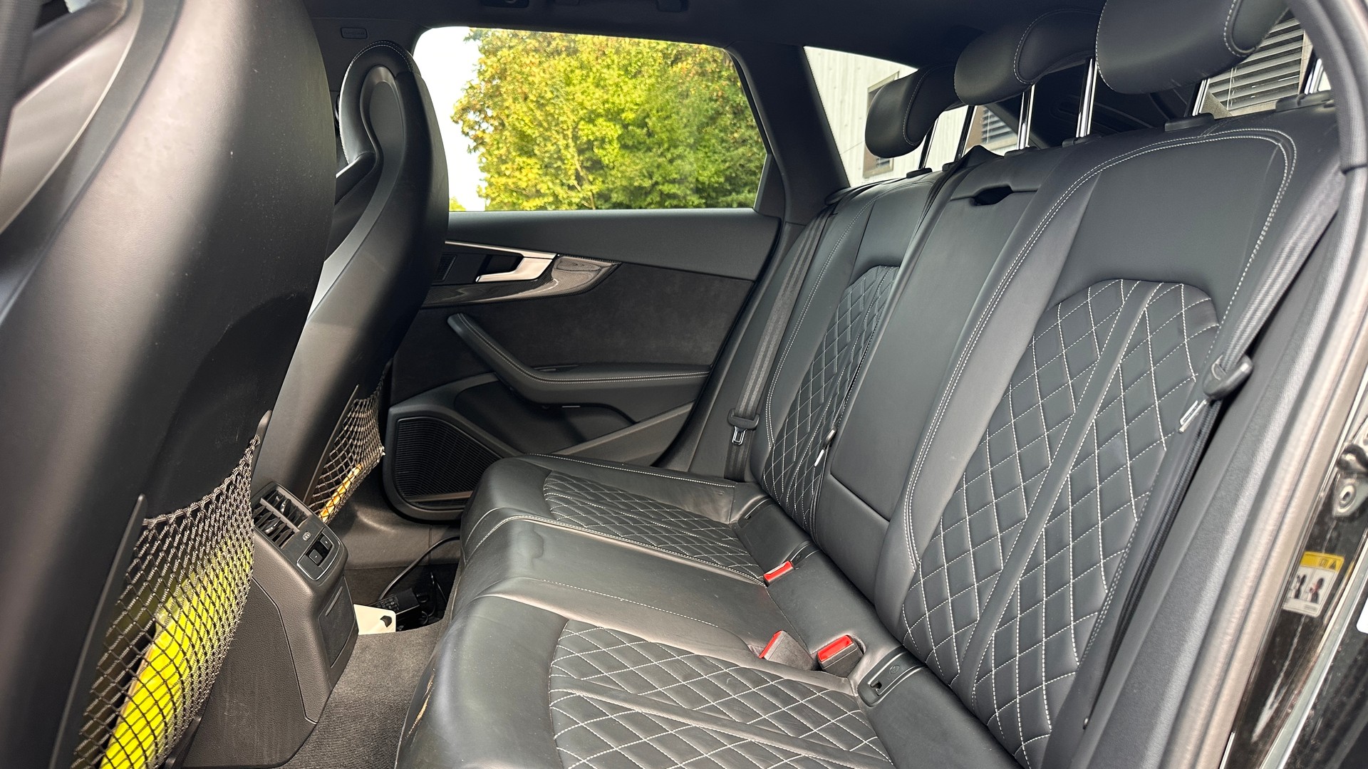 AUDI 3.0 V6 TFSI quattro S-Tronic-image-4